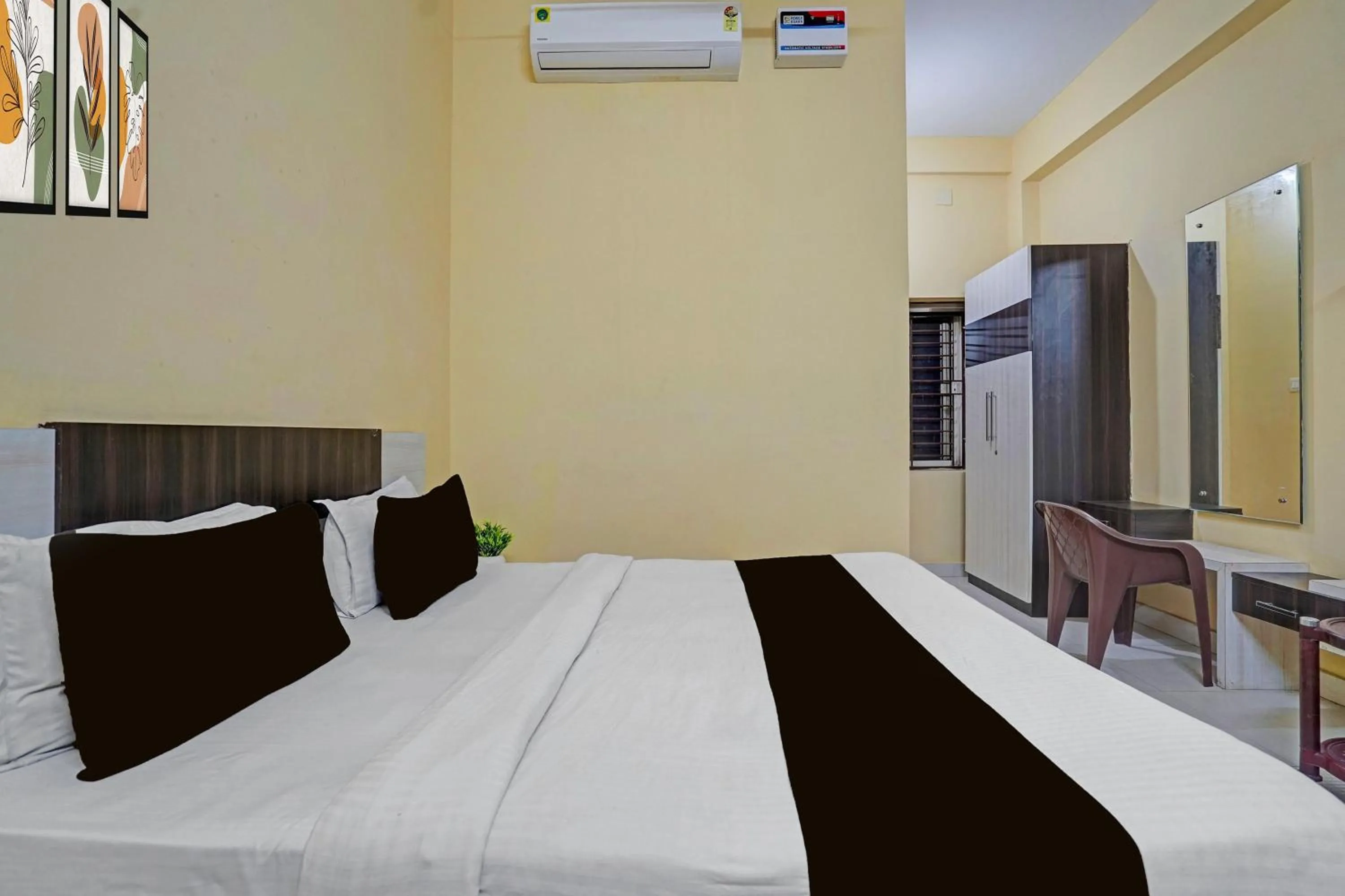 Bedroom, Bed in Hote O IIIT Square Bhubaneswar Formerly Sri Krishna Palace