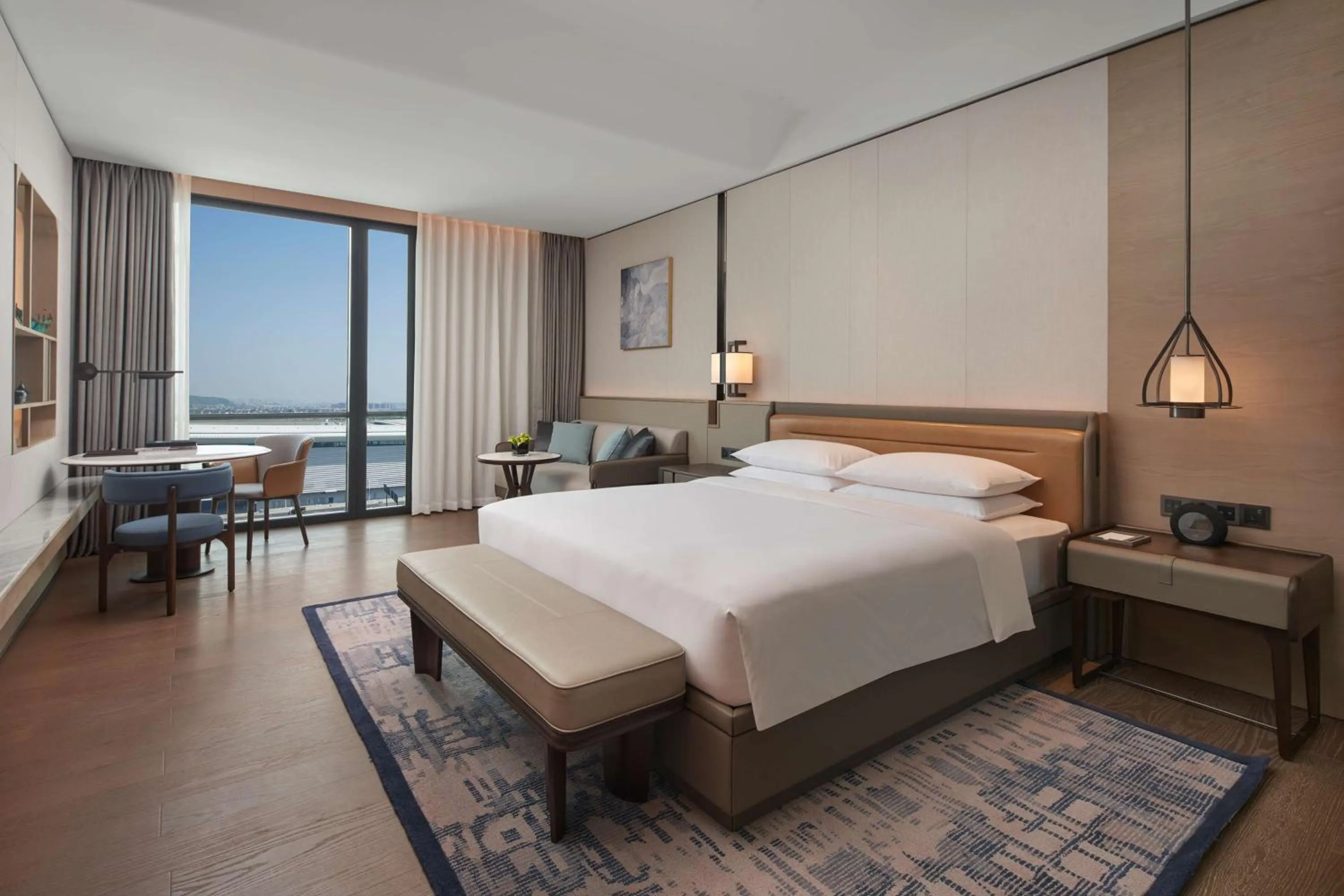 Bedroom, Bed in Hyatt Regency Hangzhou International Airport