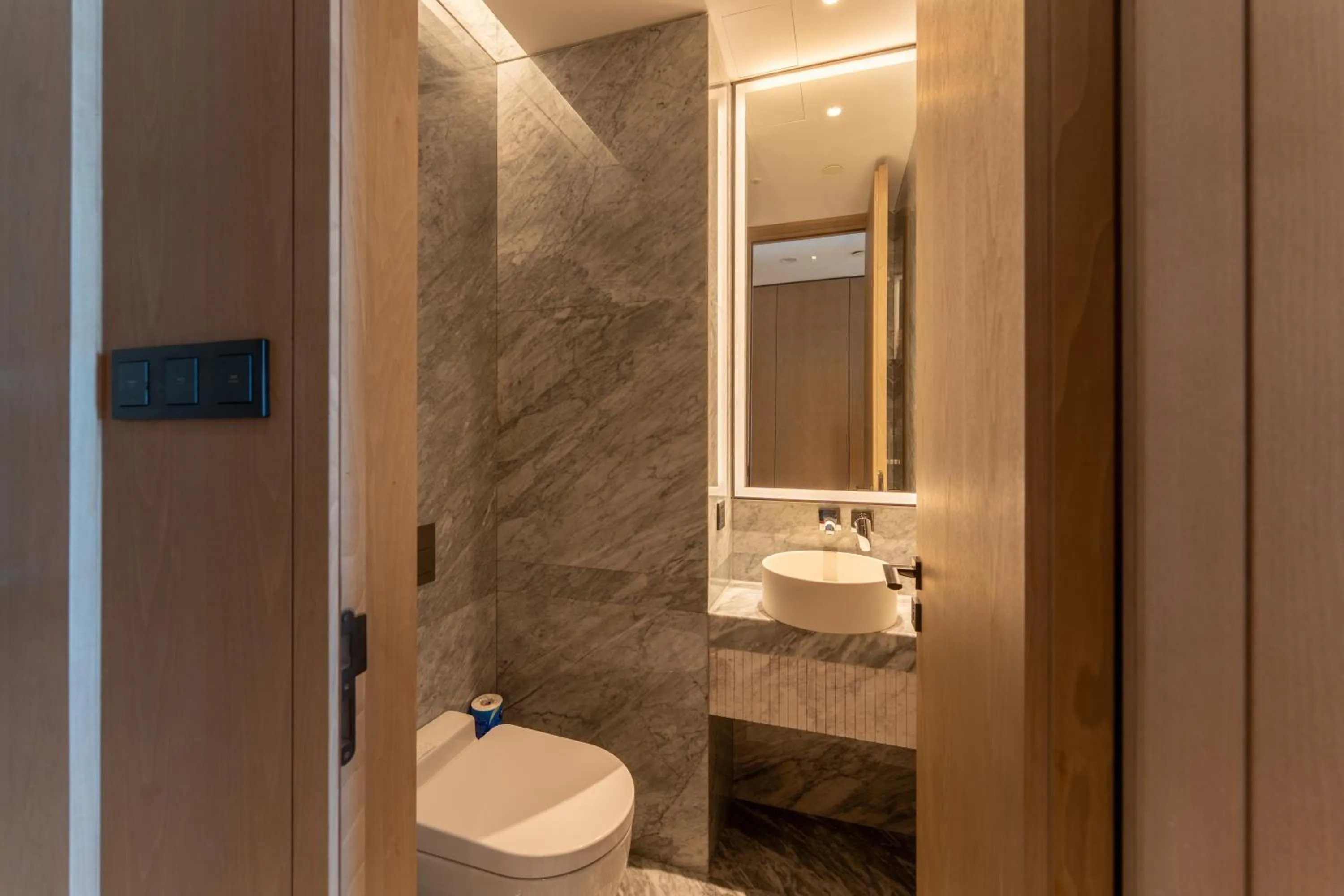 Toilet in Hyatt Regency Hangzhou International Airport