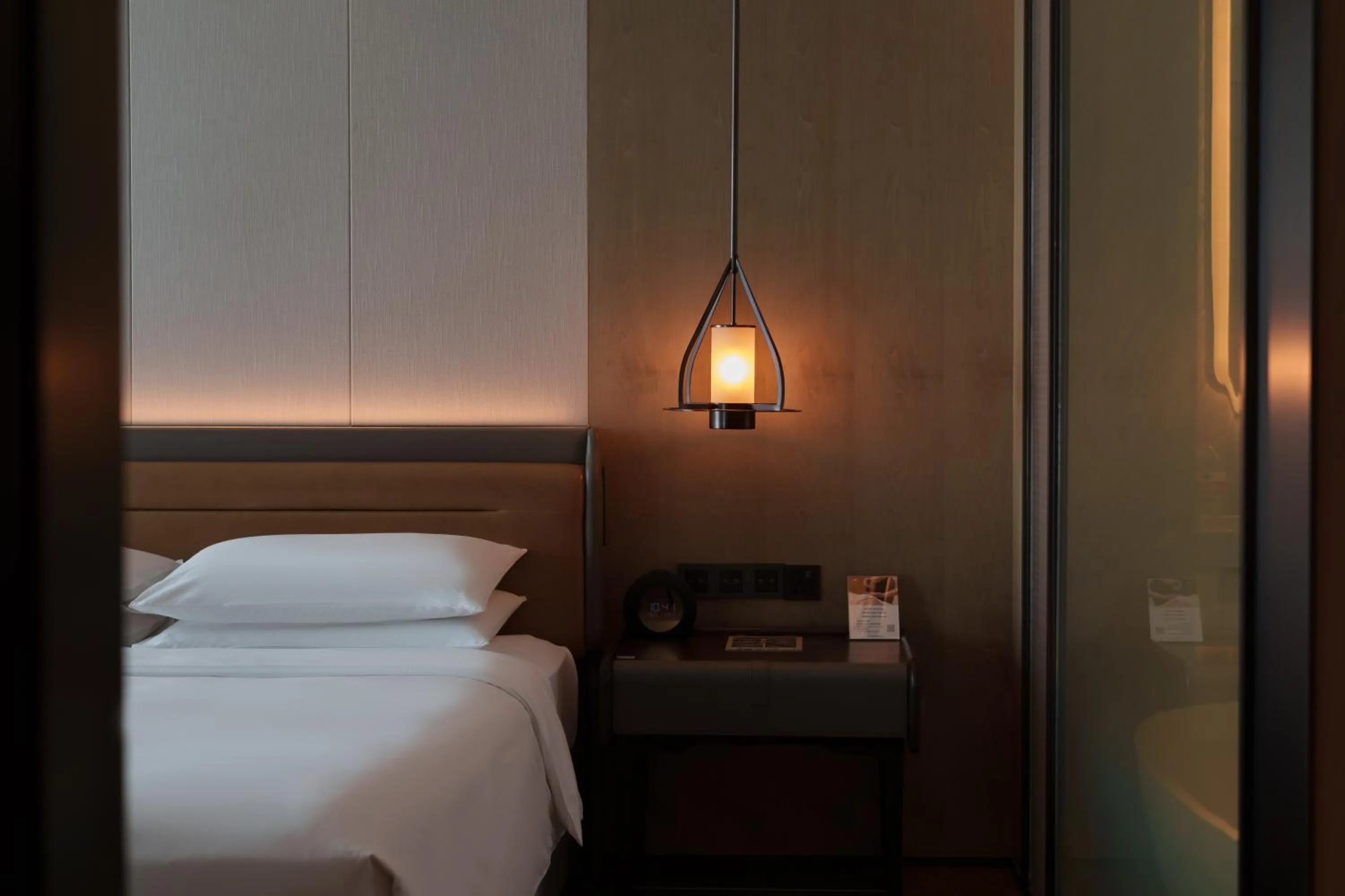 Bed in Hyatt Regency Hangzhou International Airport