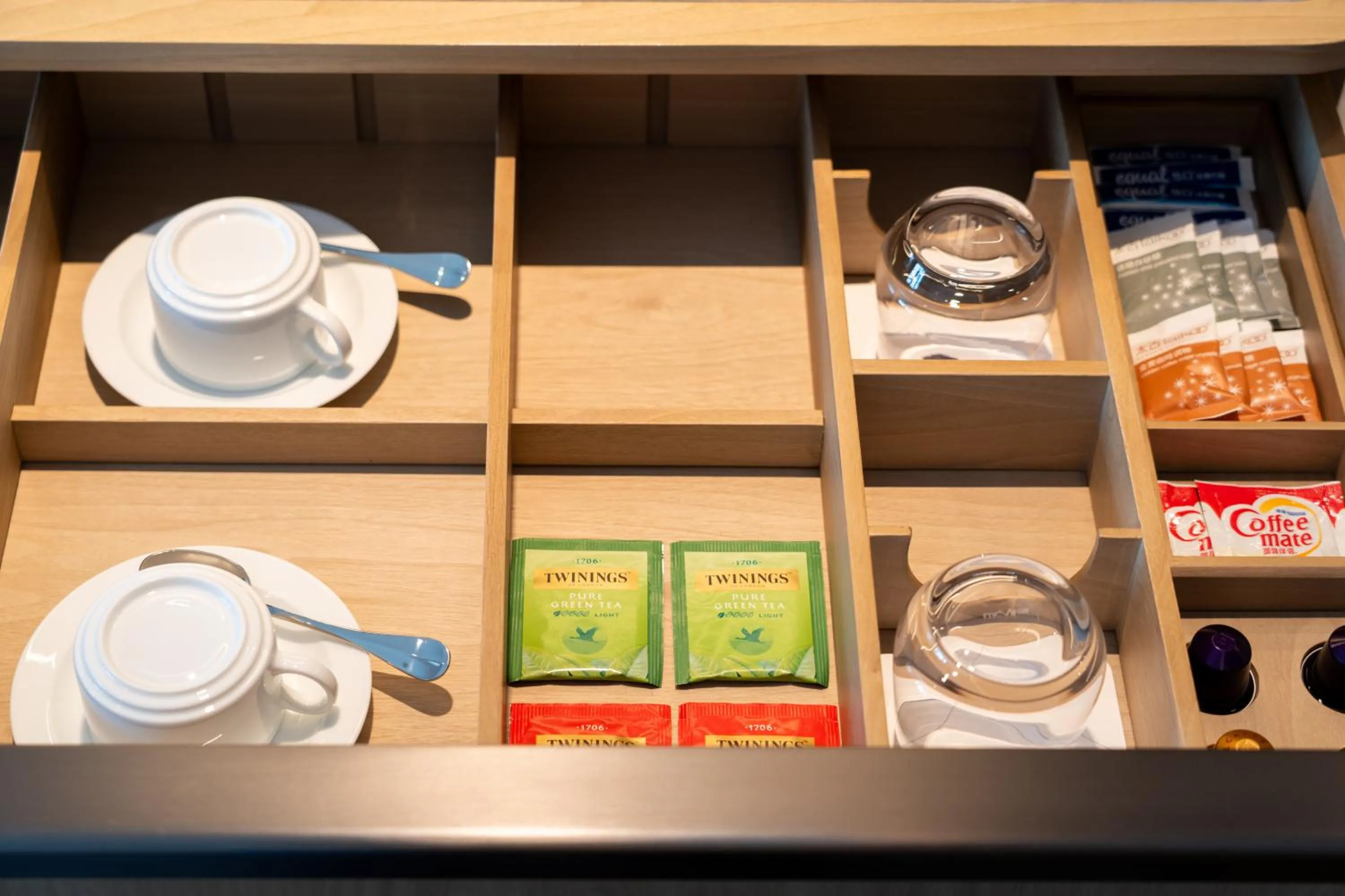 Coffee/tea facilities in Hyatt Regency Hangzhou International Airport