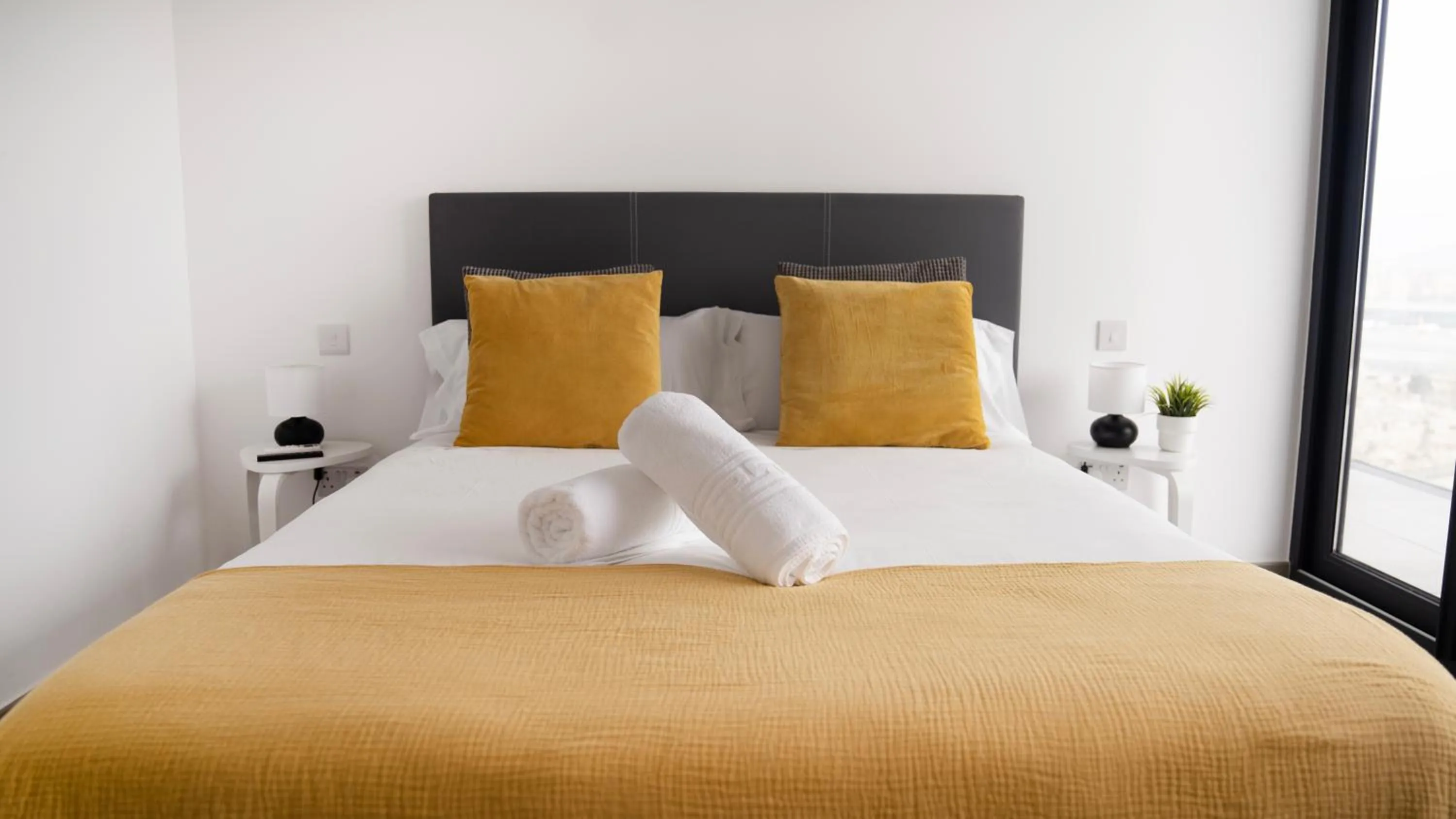 Bed in E1 Suites & Spa aparthotel style - Gym & Spa