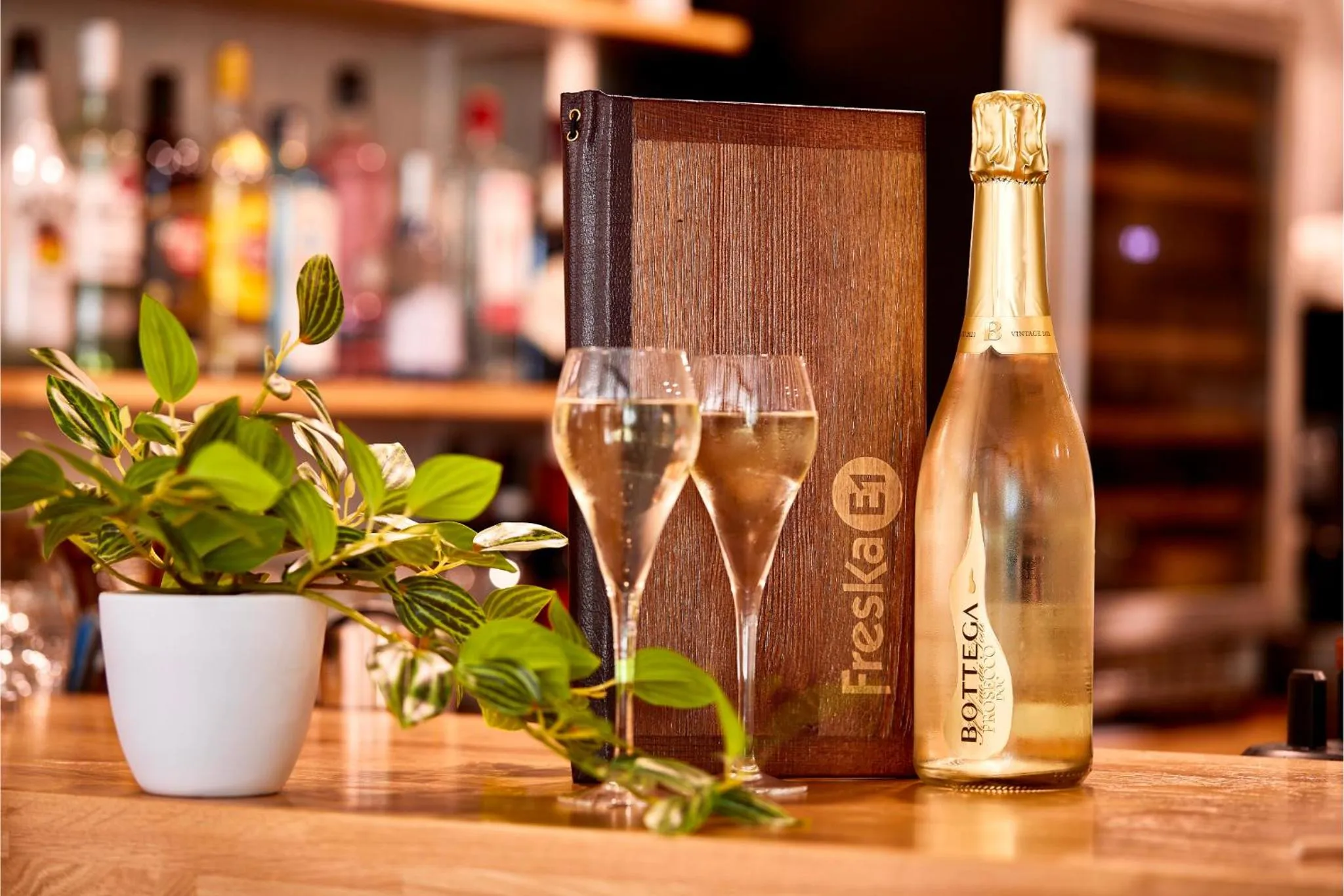 Restaurant/places to eat in E1 Suites & Spa aparthotel style - Gym & Spa