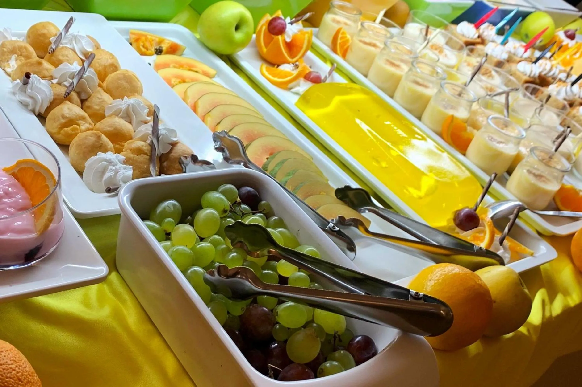 Restaurant/places to eat in Hotel Tagomago