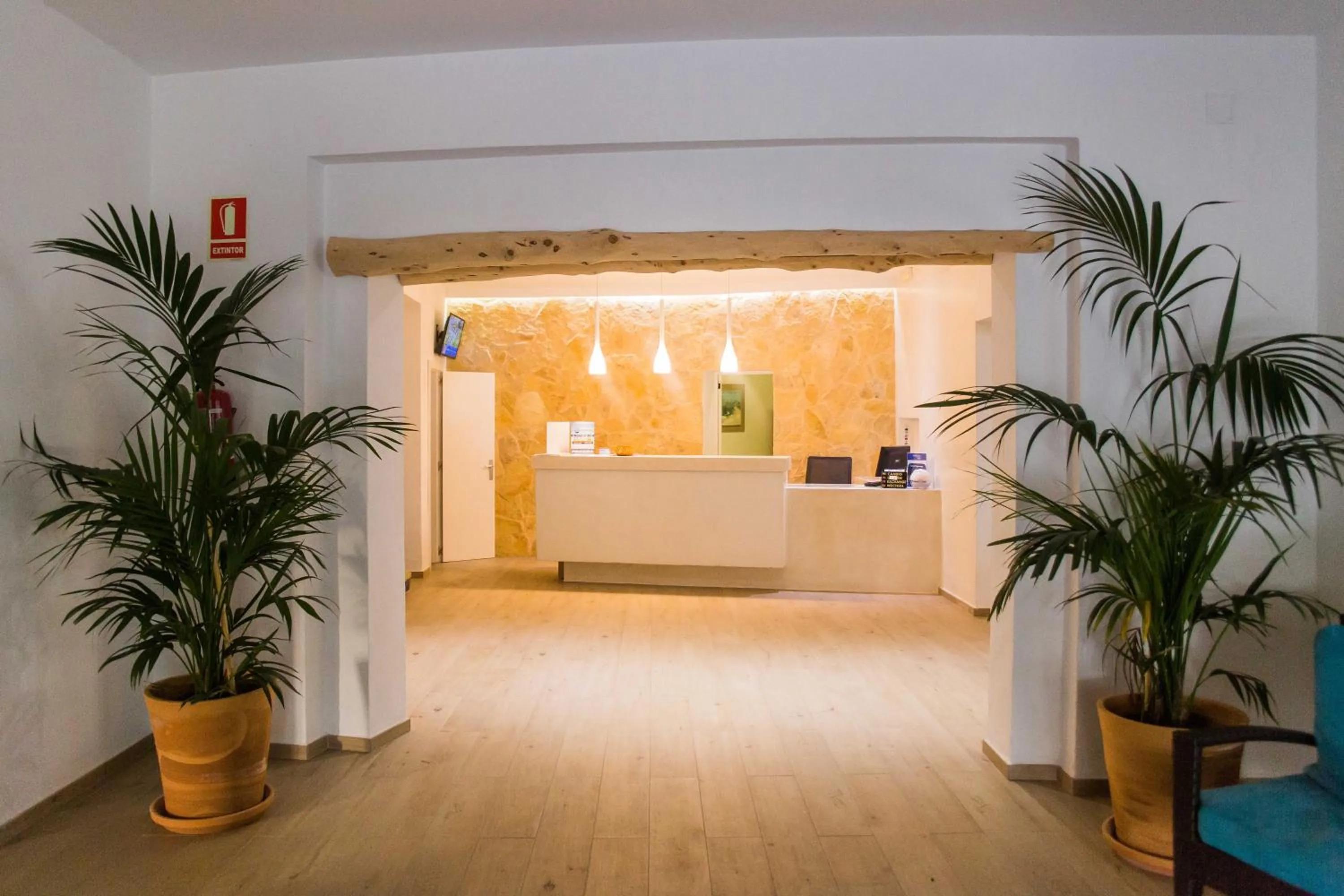 People in Hotel Tagomago