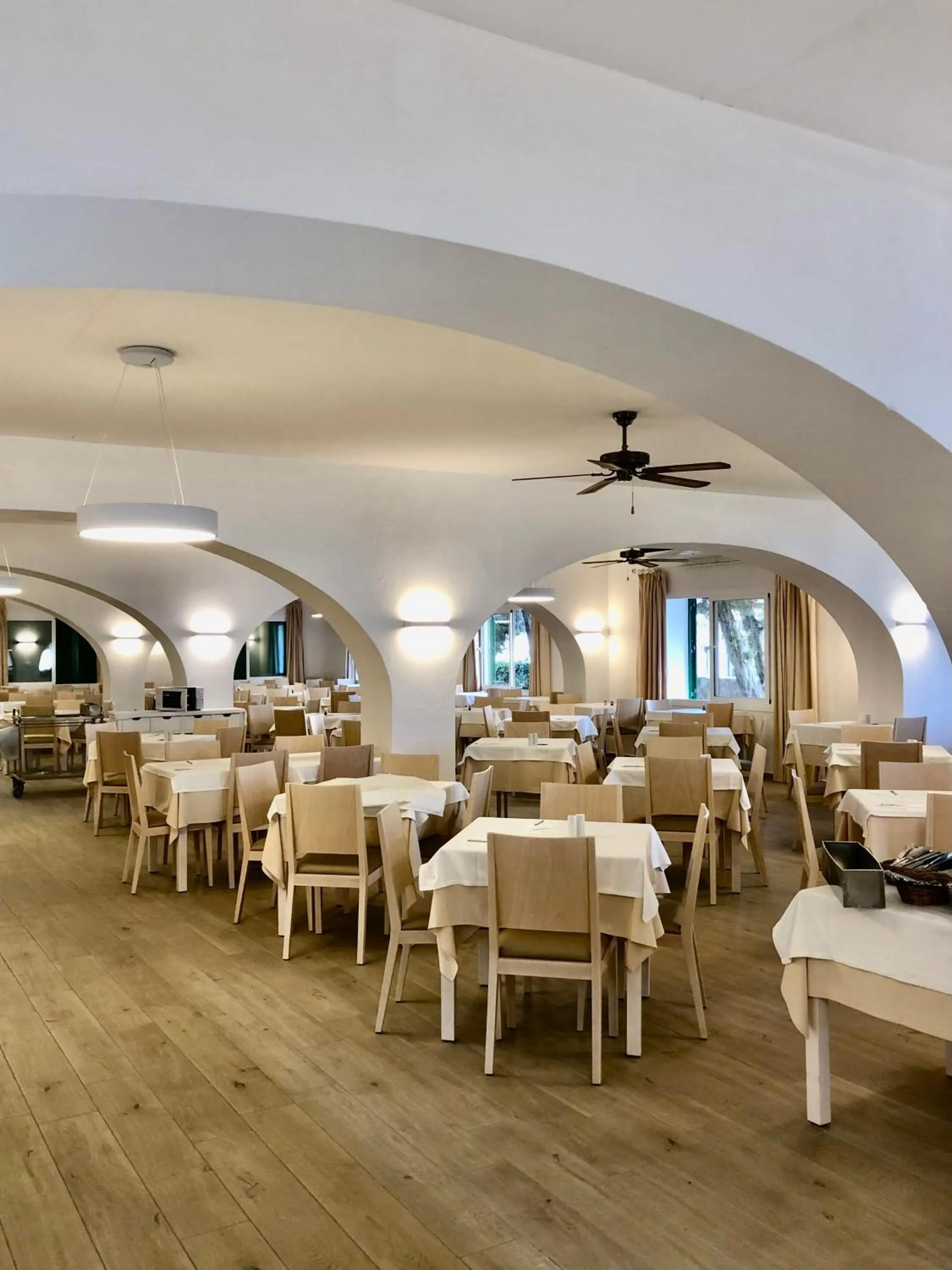 Restaurant/places to eat in Hotel Tagomago