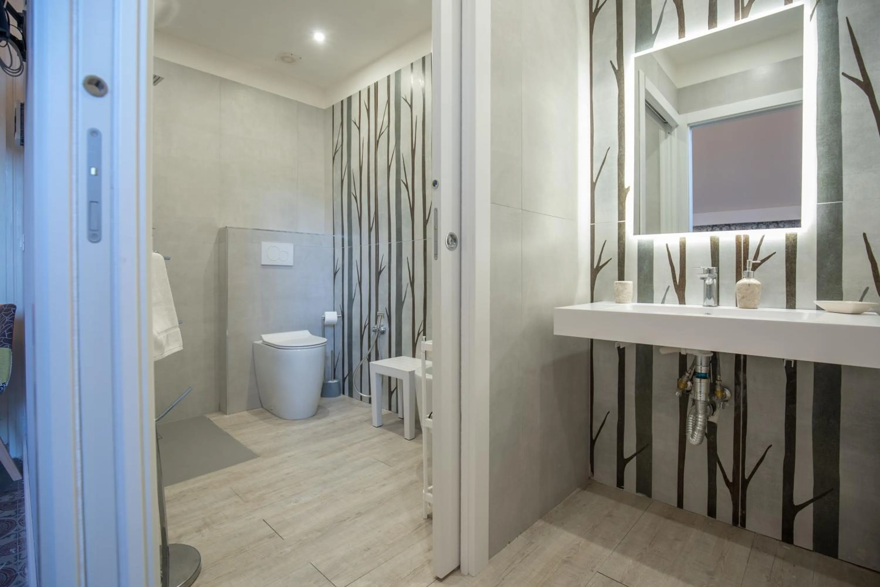 Tra l'Etna e il mare via Oberdan