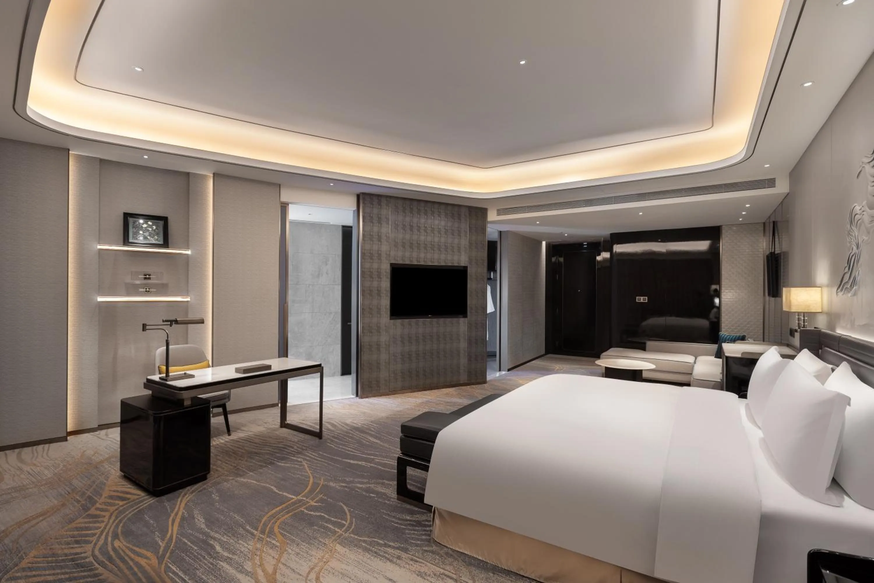 Photo of the whole room, Bed in Wyndham Grand Shanxi Xiaohe Xincheng
