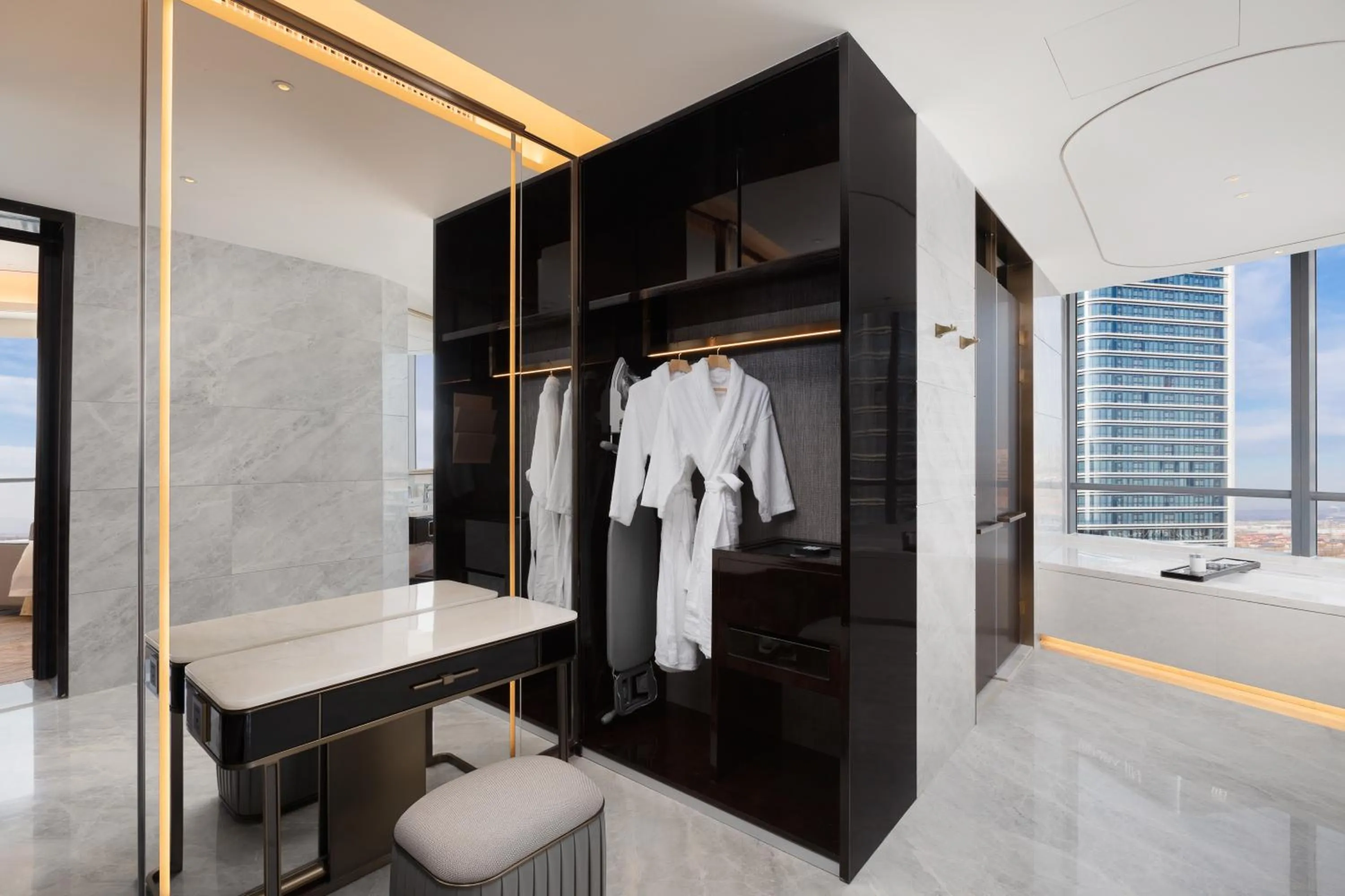 wardrobe in Wyndham Grand Shanxi Xiaohe Xincheng
