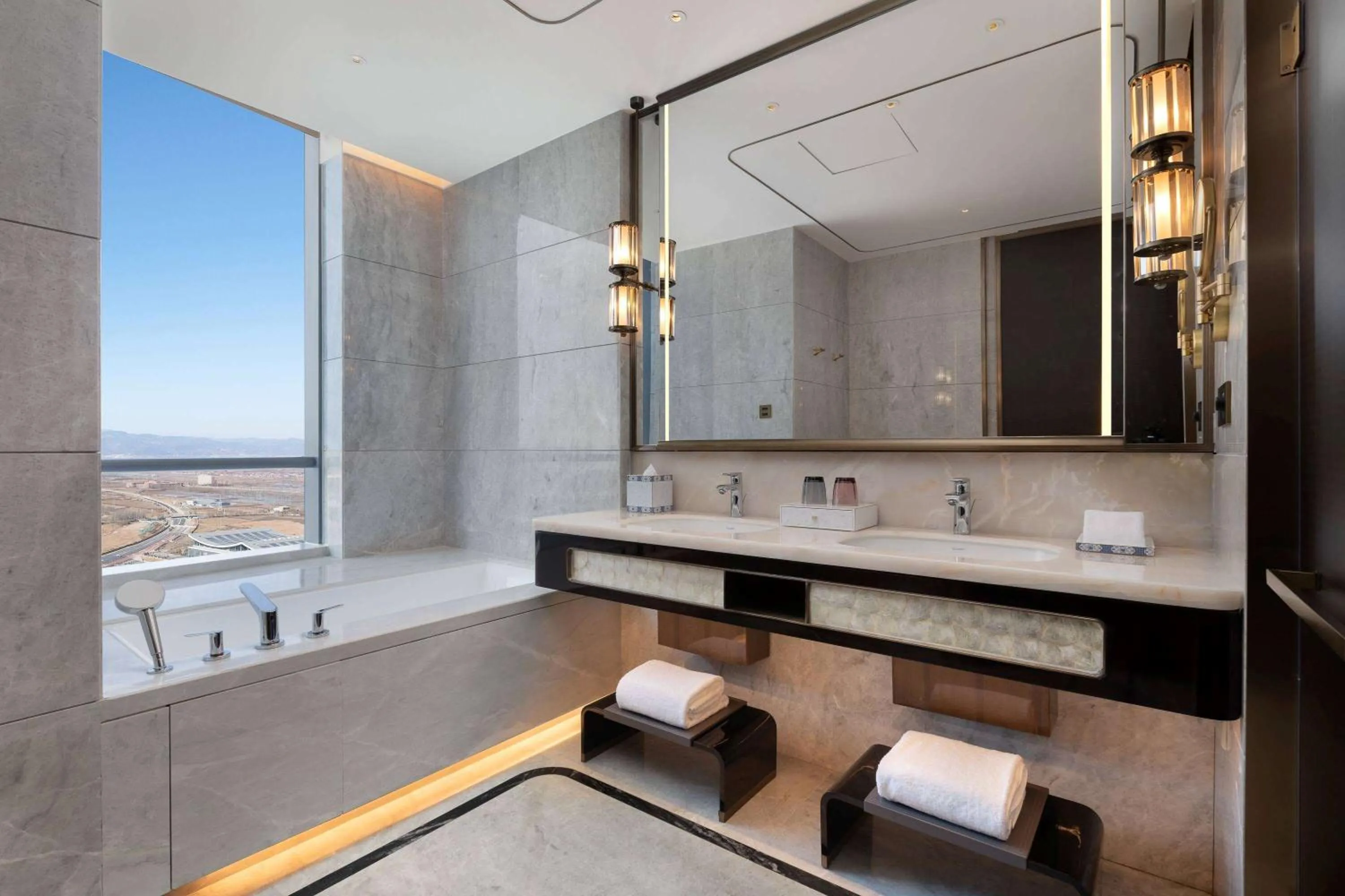 TV and multimedia in Wyndham Grand Shanxi Xiaohe Xincheng