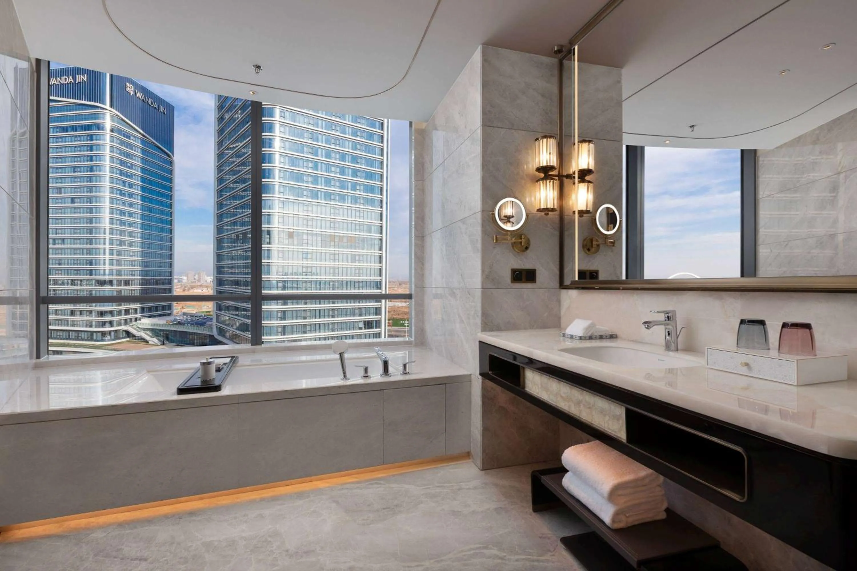 TV and multimedia in Wyndham Grand Shanxi Xiaohe Xincheng