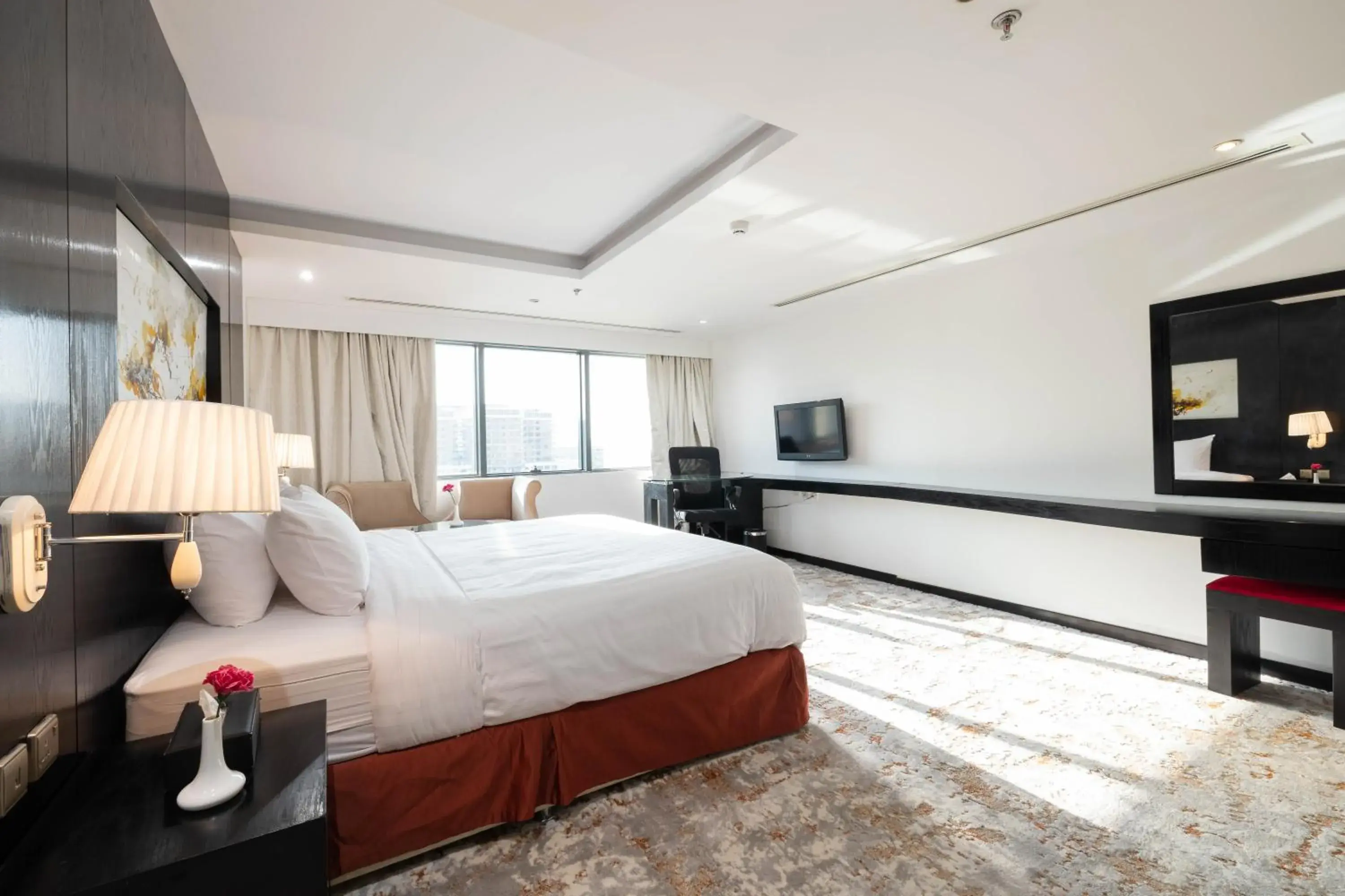 Deluxe King Room - Non-Smoking in Mira Business Hotel Deluxe King Room - Non-Smoking in Mira Business Hotel