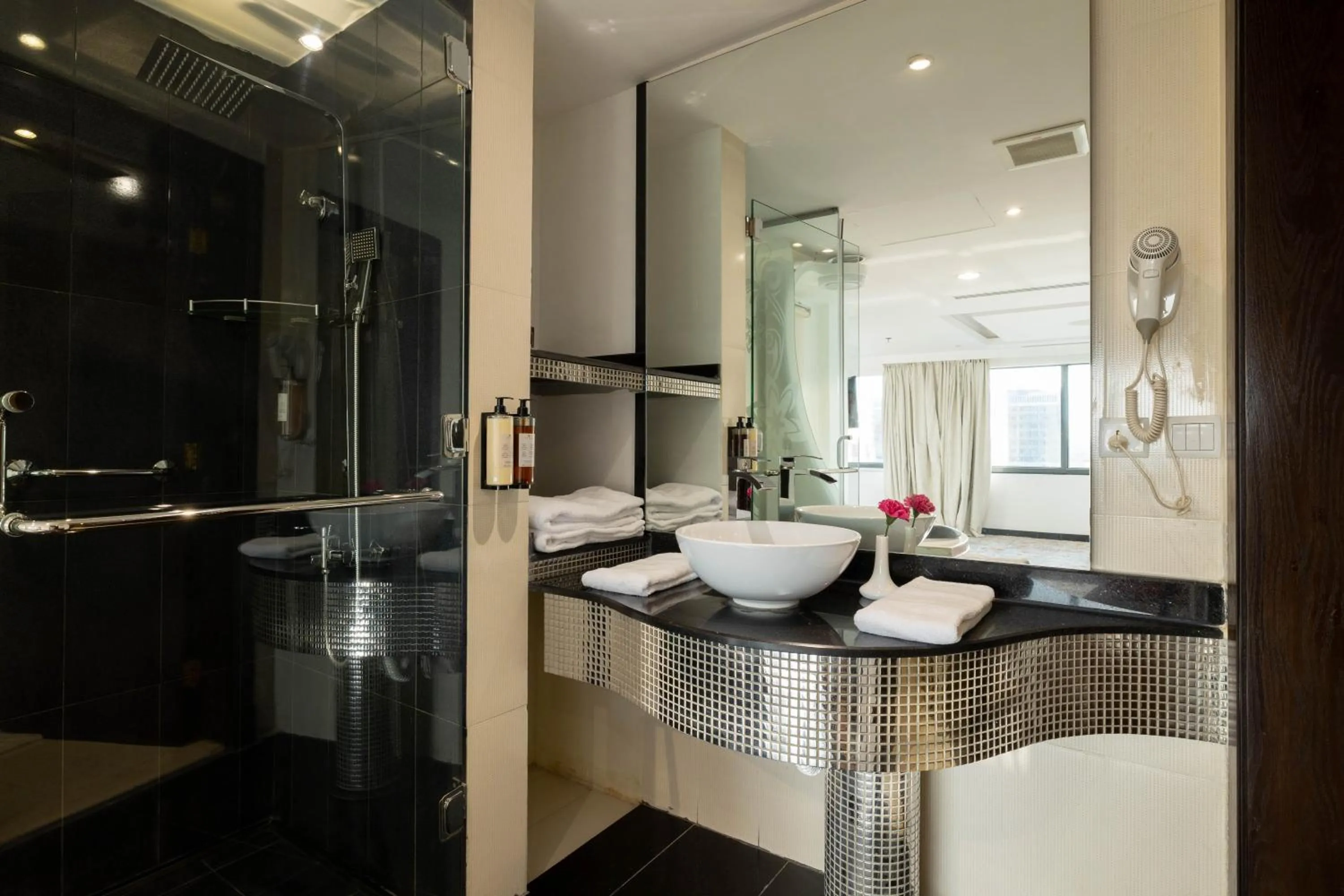 Bathroom in Mira Business Hotel