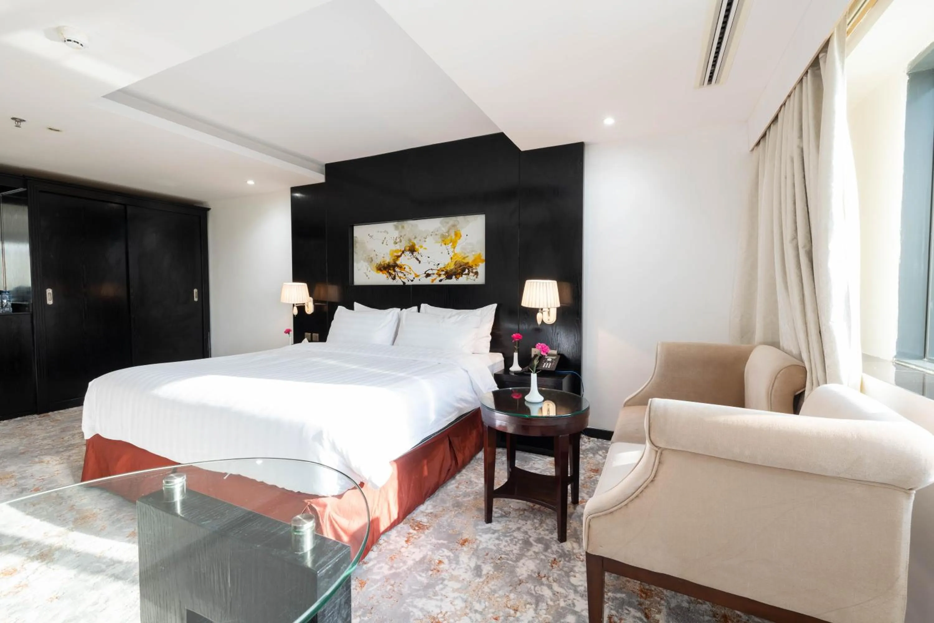 Bedroom, Bed in Mira Business Hotel