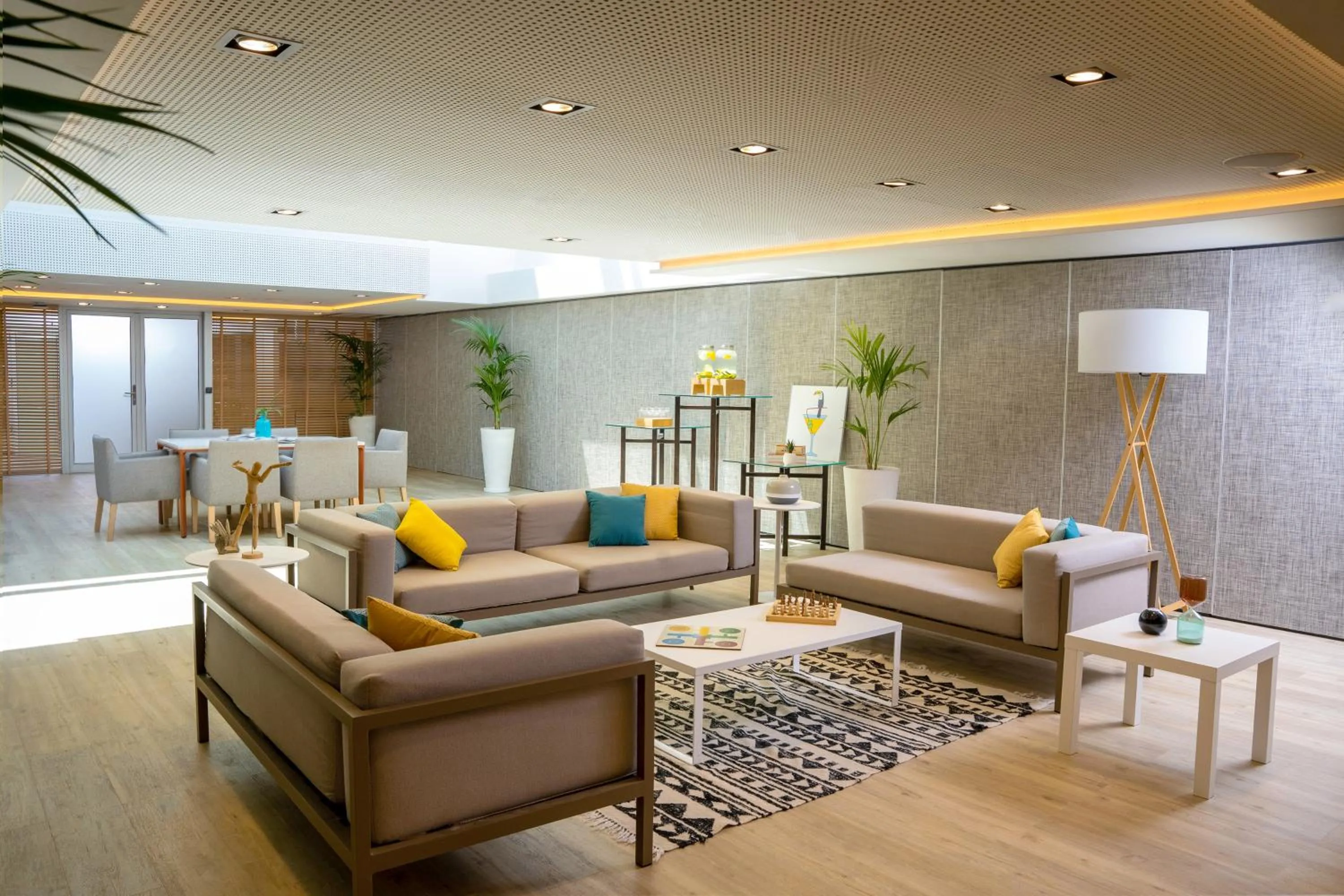 Living room in INNSiDE by Meliá Palma Bosque