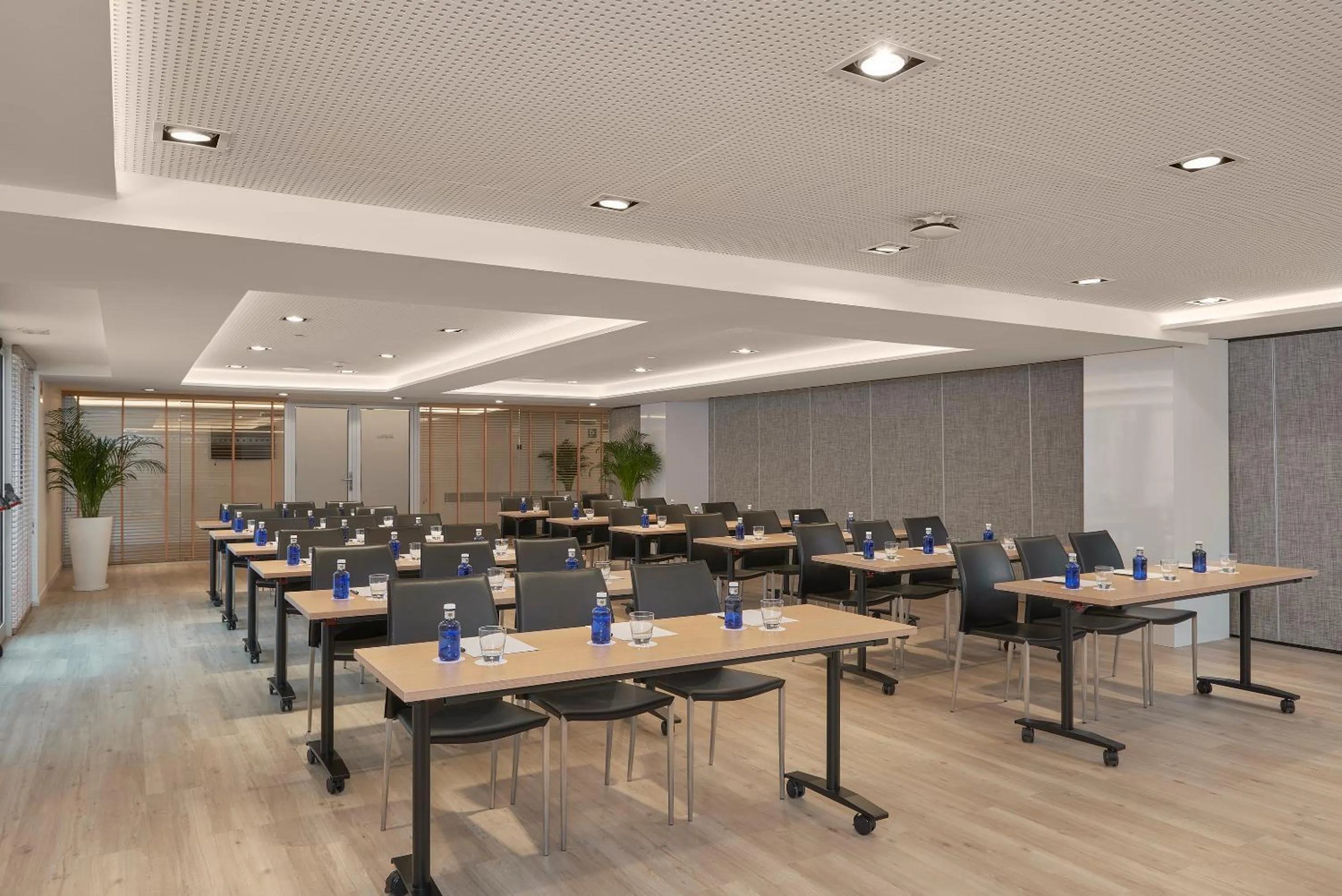 Meeting/conference room in INNSiDE by Meliá Palma Bosque