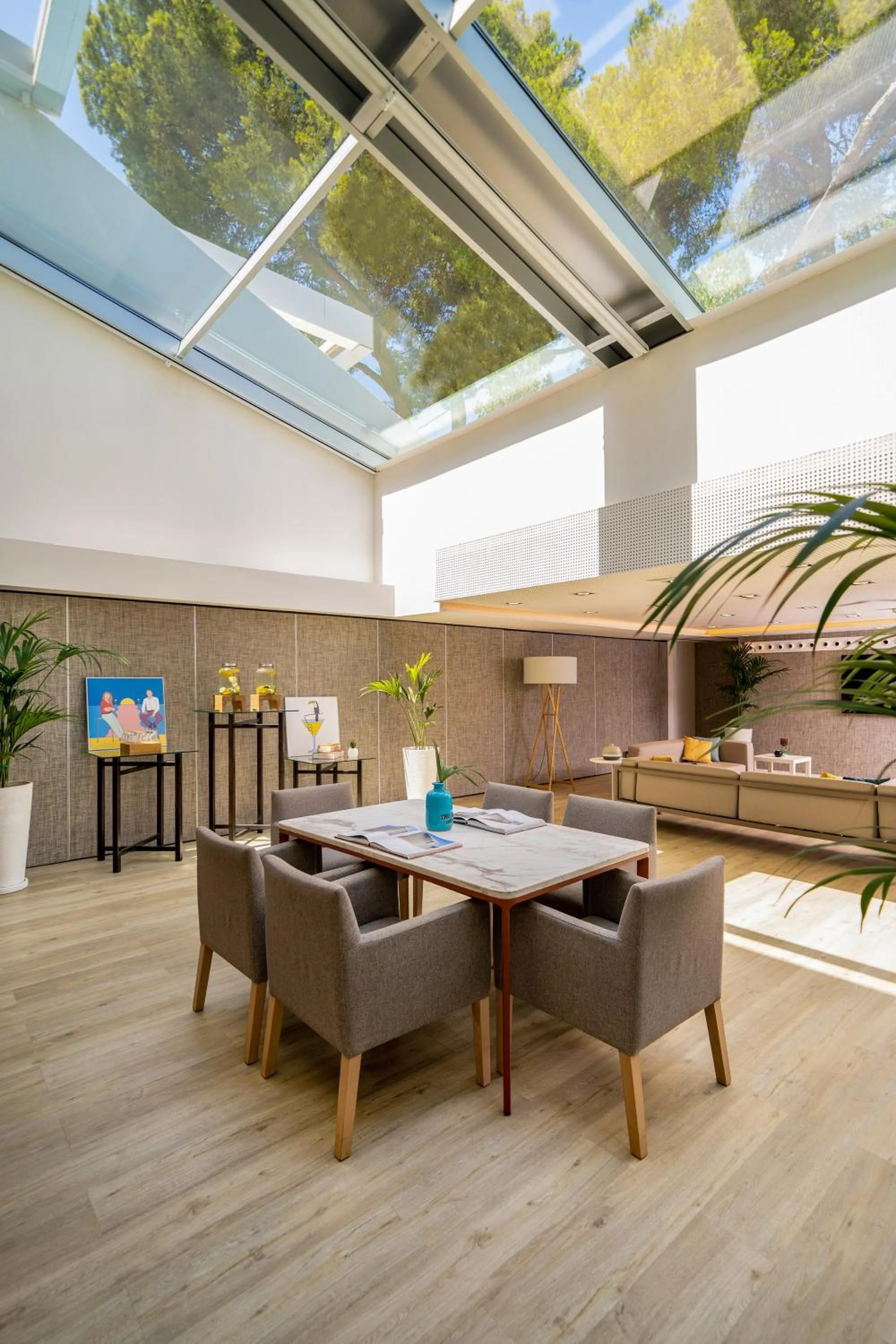 Meeting/conference room in INNSiDE by Meliá Palma Bosque