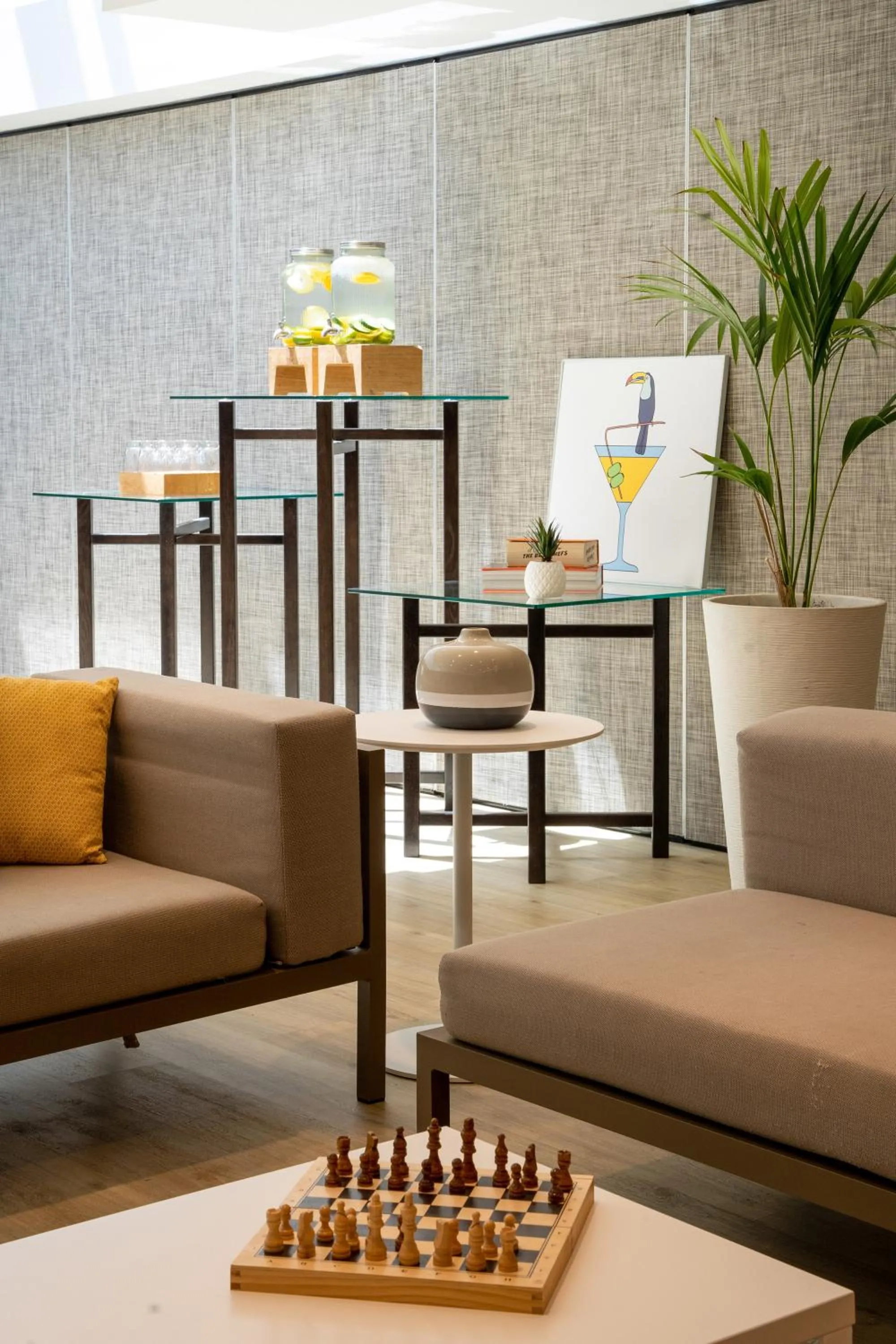 Living room in INNSiDE by Meliá Palma Bosque