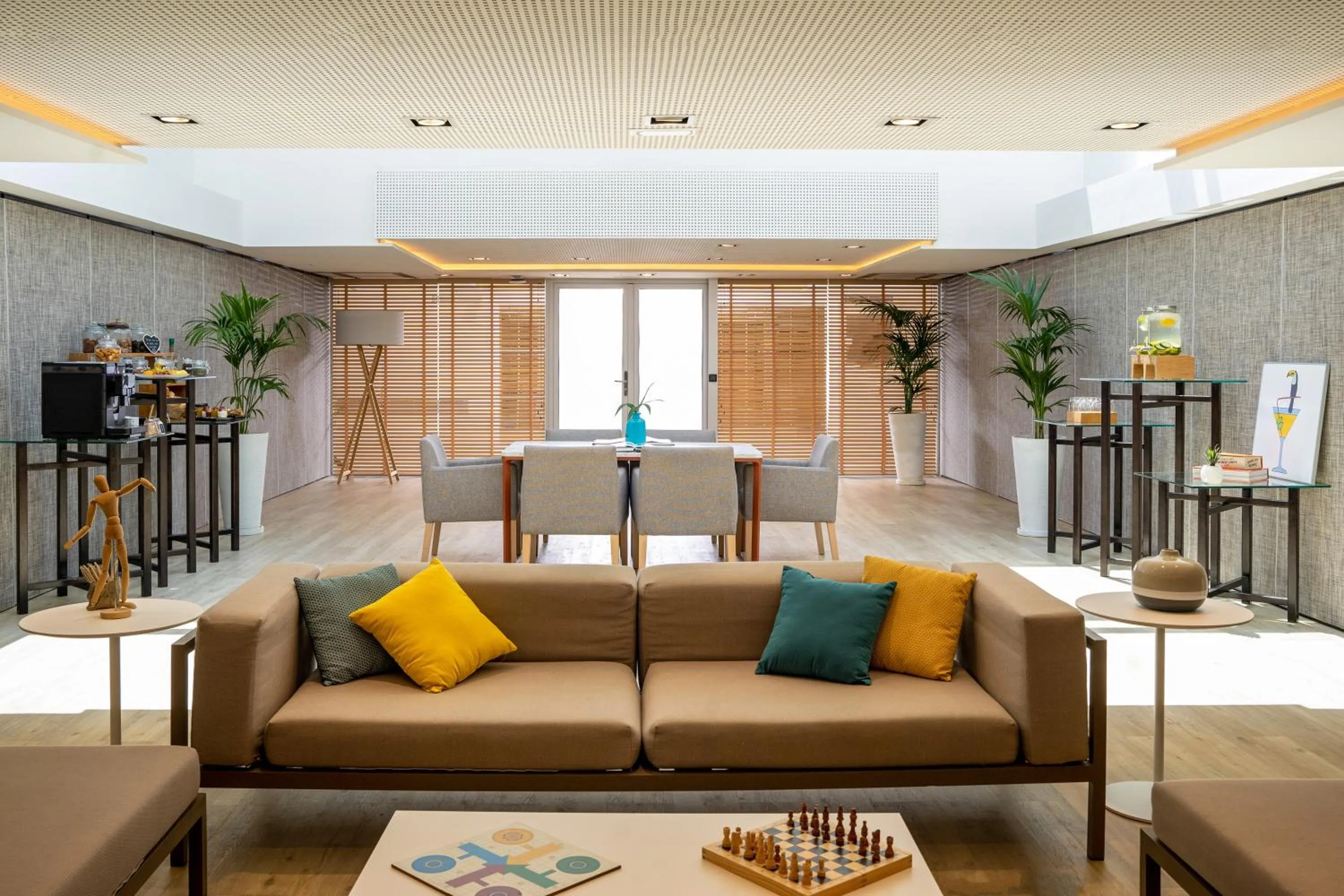 Living room in INNSiDE by Meliá Palma Bosque