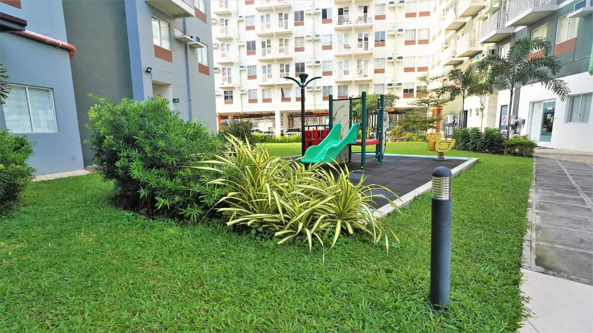 Relaxing Studio five in Bacolod across Ayala Mall