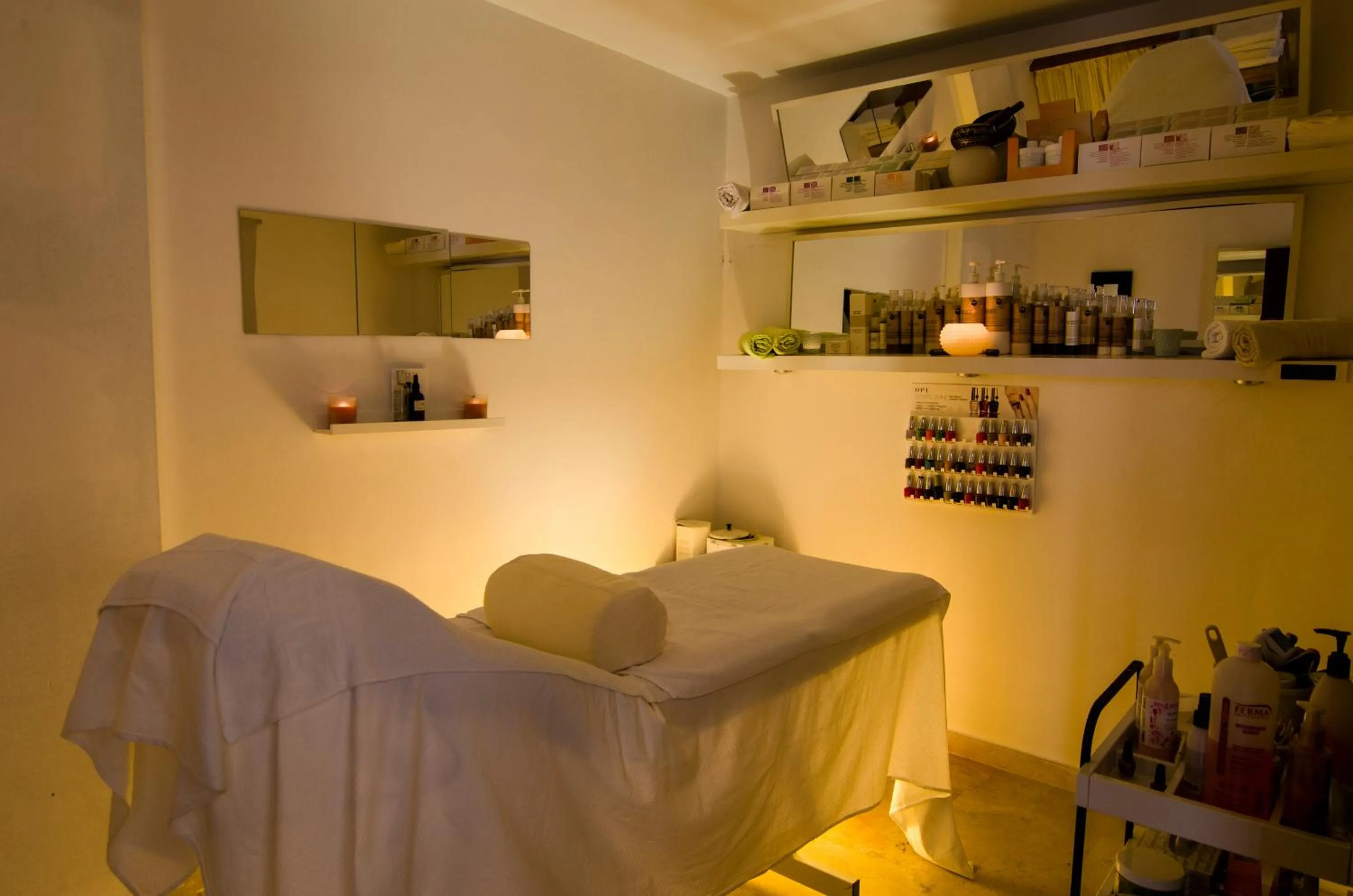 Massage in El Cortijo de Zahara by QHotels