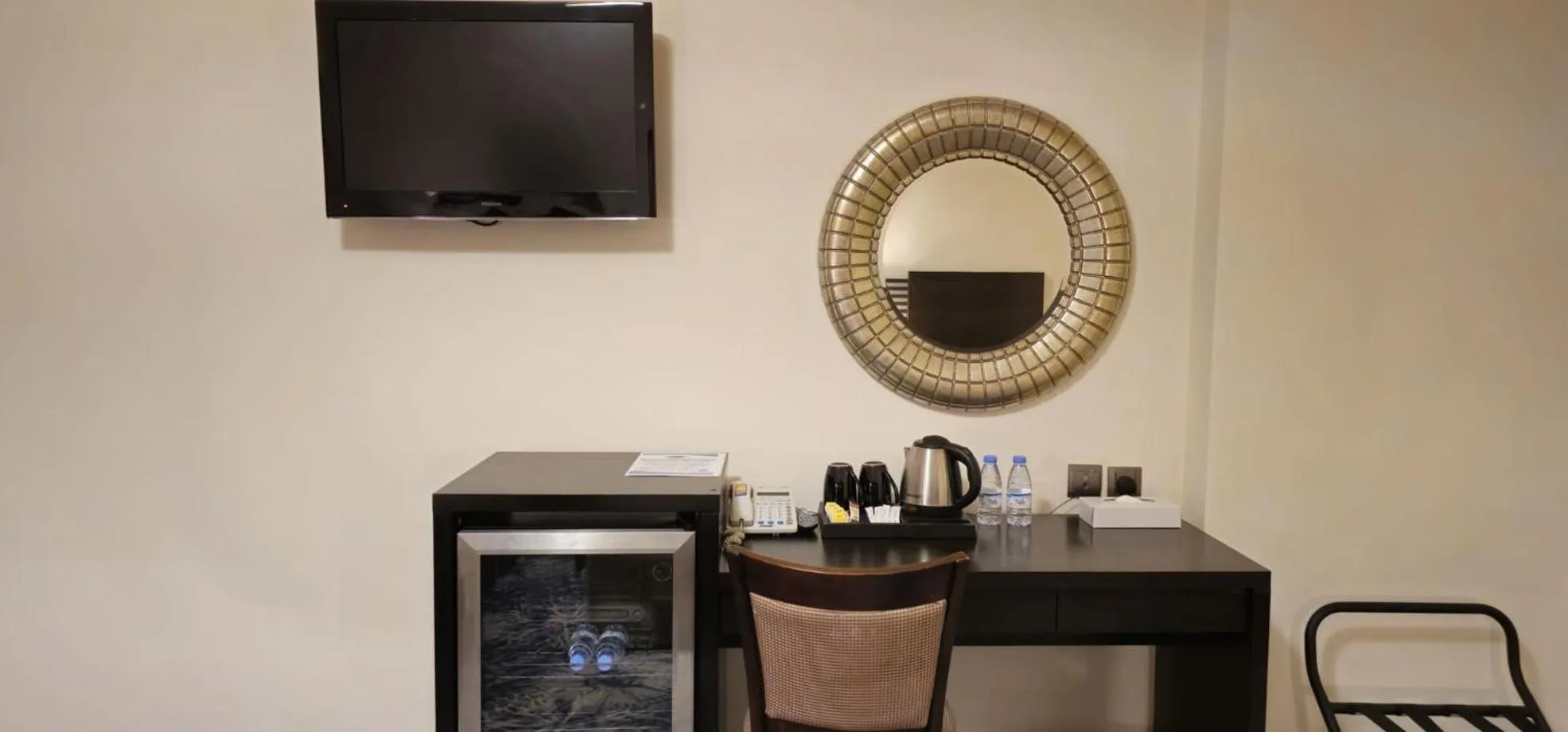 Deluxe Twin Room in Al Hidayah Towers Hotel