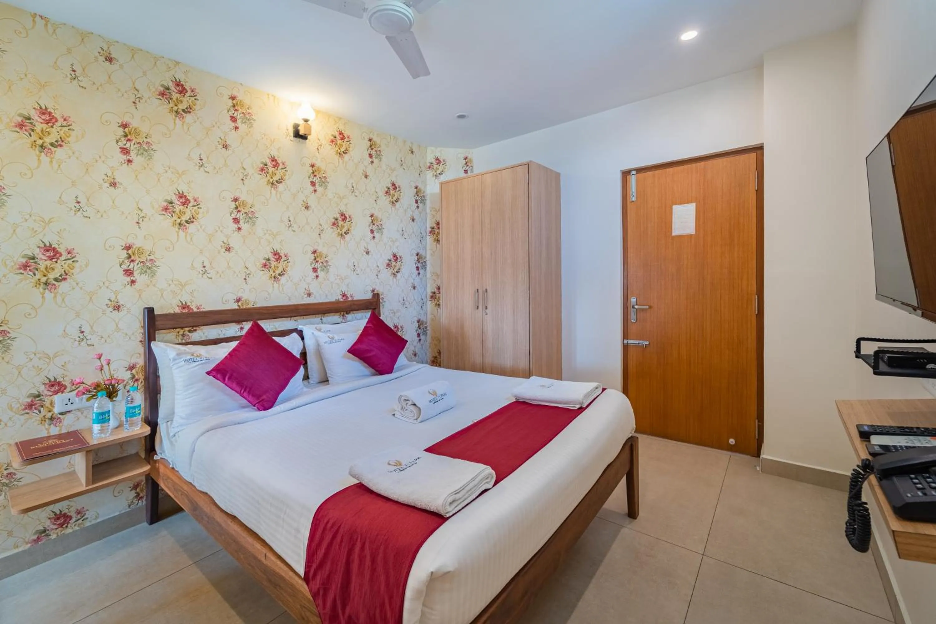 Bedroom, Bed in Hotel Vi Park - City Centre