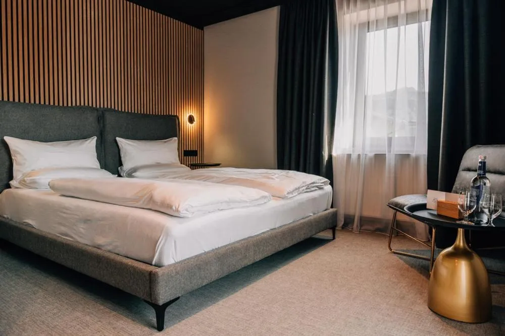 Photo of the whole room, Bed in Das Kronberg Hotel - Adults Only - inkl Soft- und Heißgetränkeflat