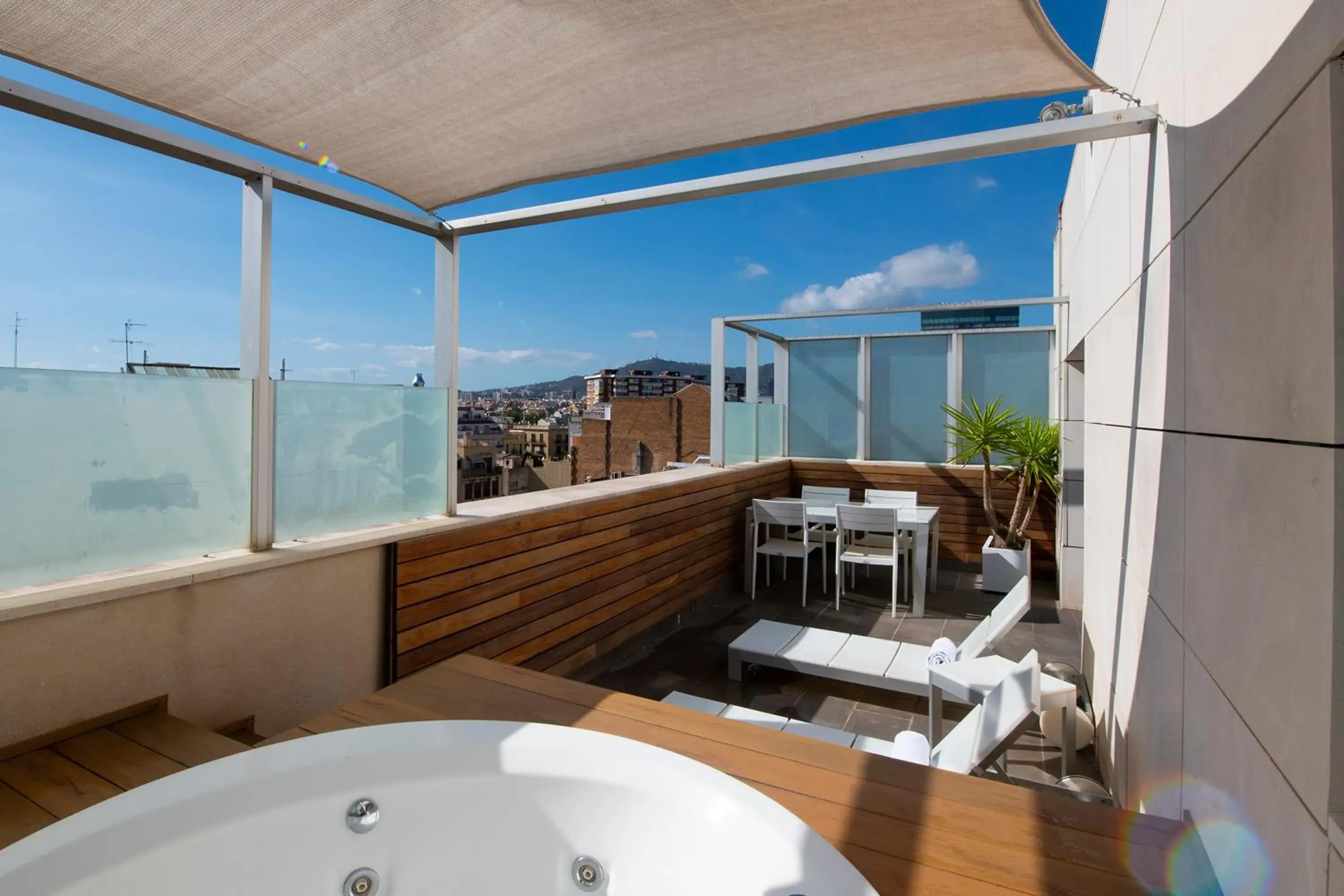 Junior Suite with Jacuzzi on the Terrace in Pestana Arena Barcelona Junior Suite with Jacuzzi on the Terrace in Pestana Arena Barcelona