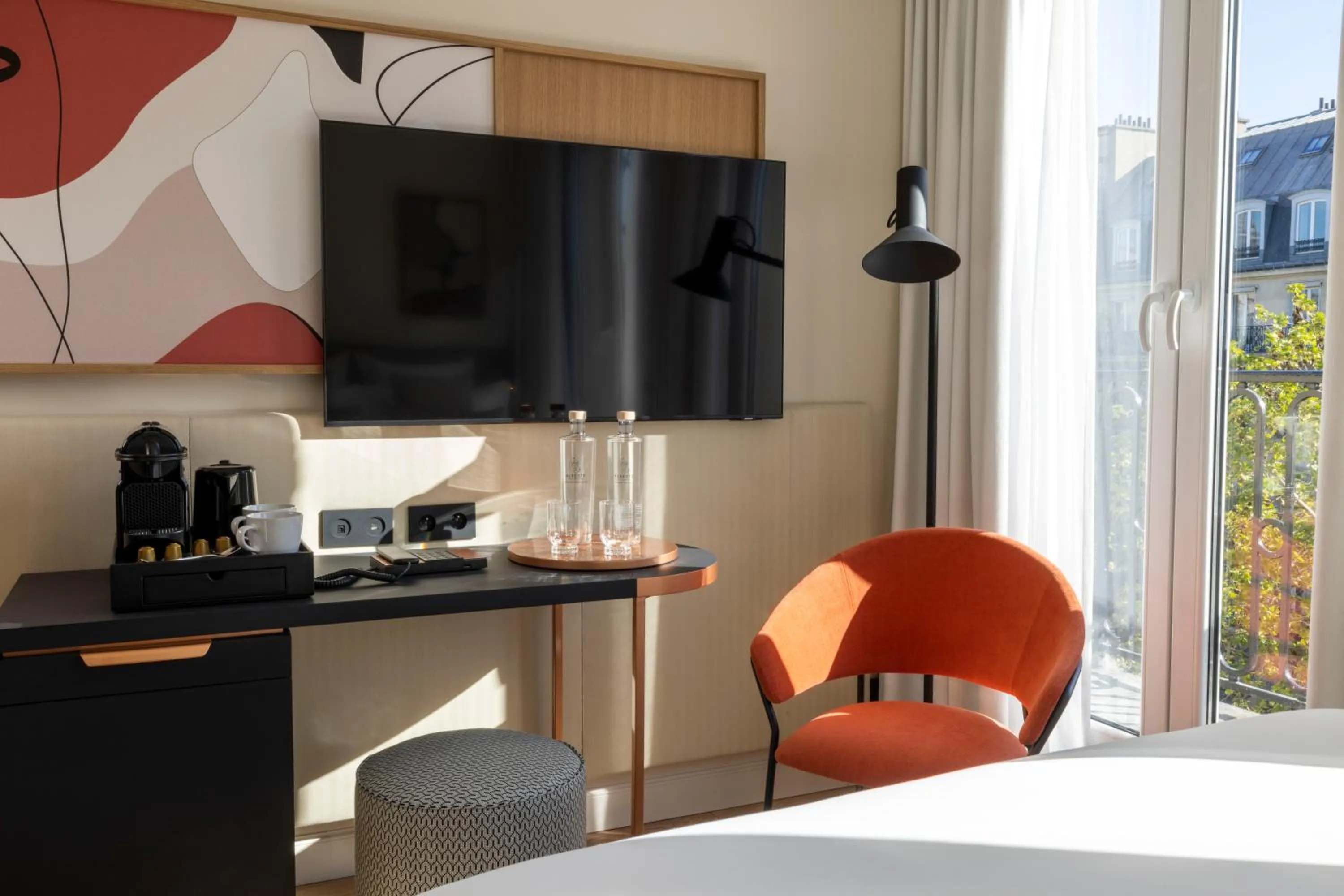 TV and multimedia in Alberte Hôtel