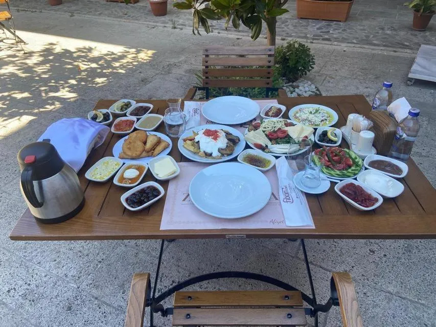 Breakfast in Fibar Hotel Zincirlihan