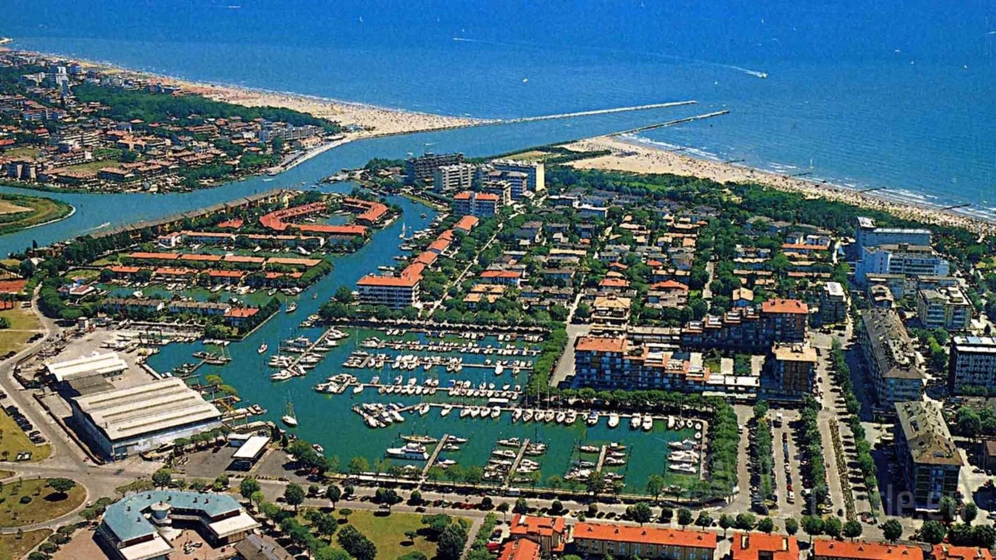 Natural landscape in Vibrant apartment close to the beach - Beahost