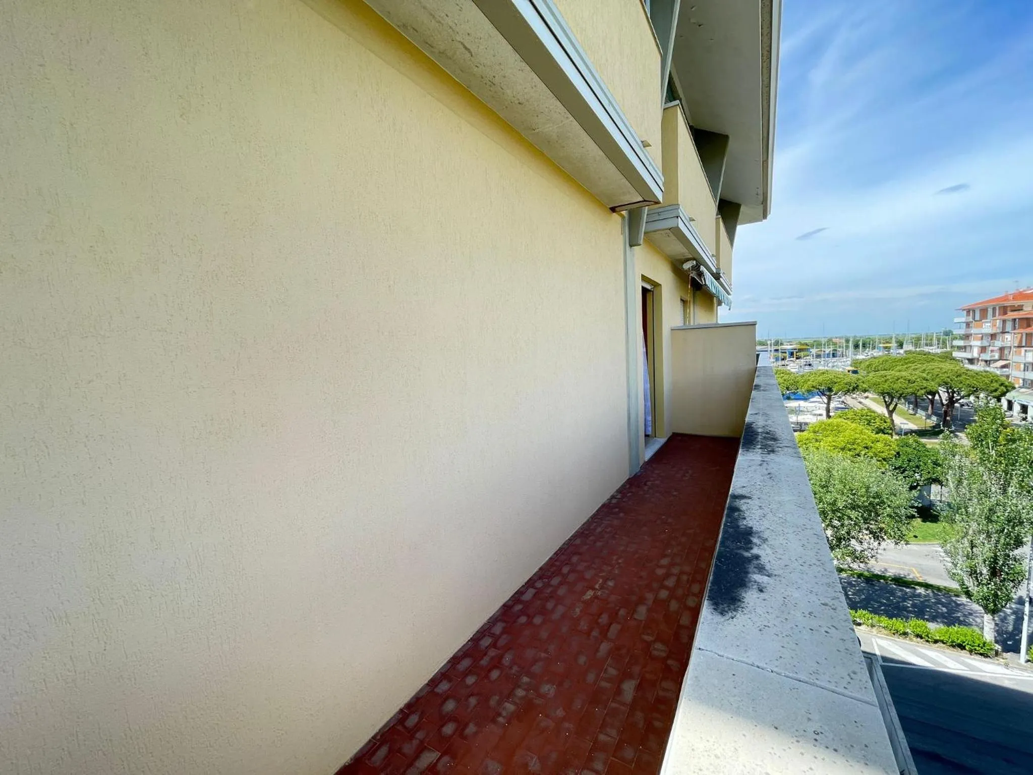 Balcony/Terrace in Vibrant apartment close to the beach - Beahost