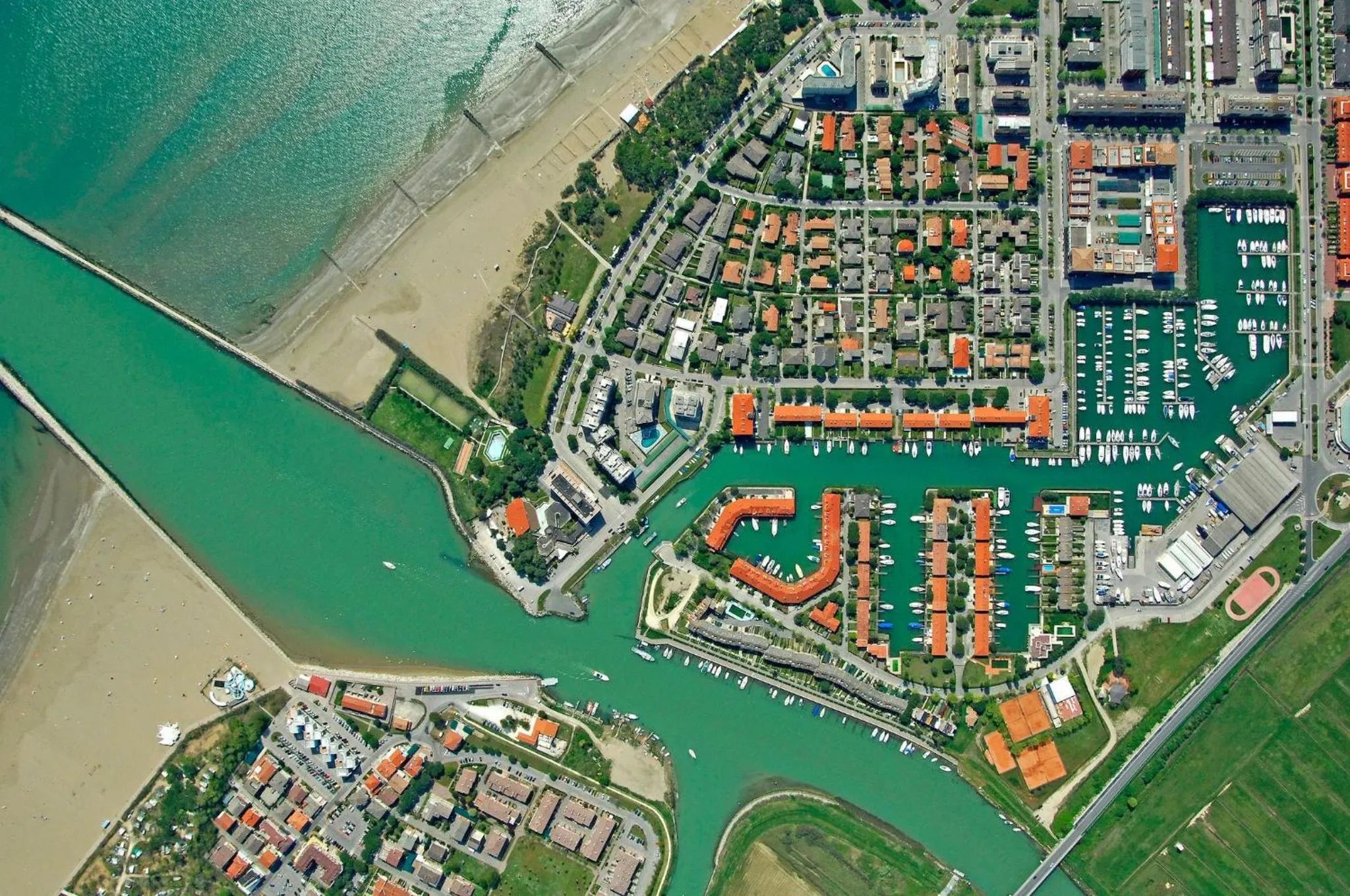 Vibrant apartment close to the beach - Beahost