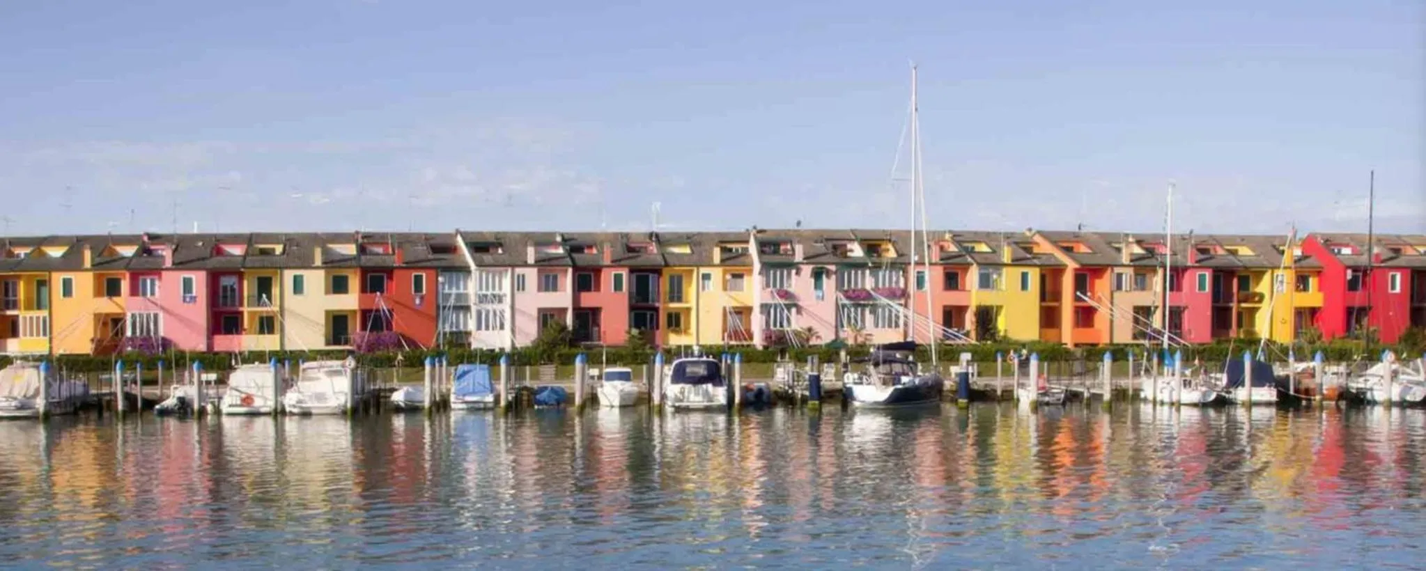 Neighbourhood in Spacious apartment near the beach