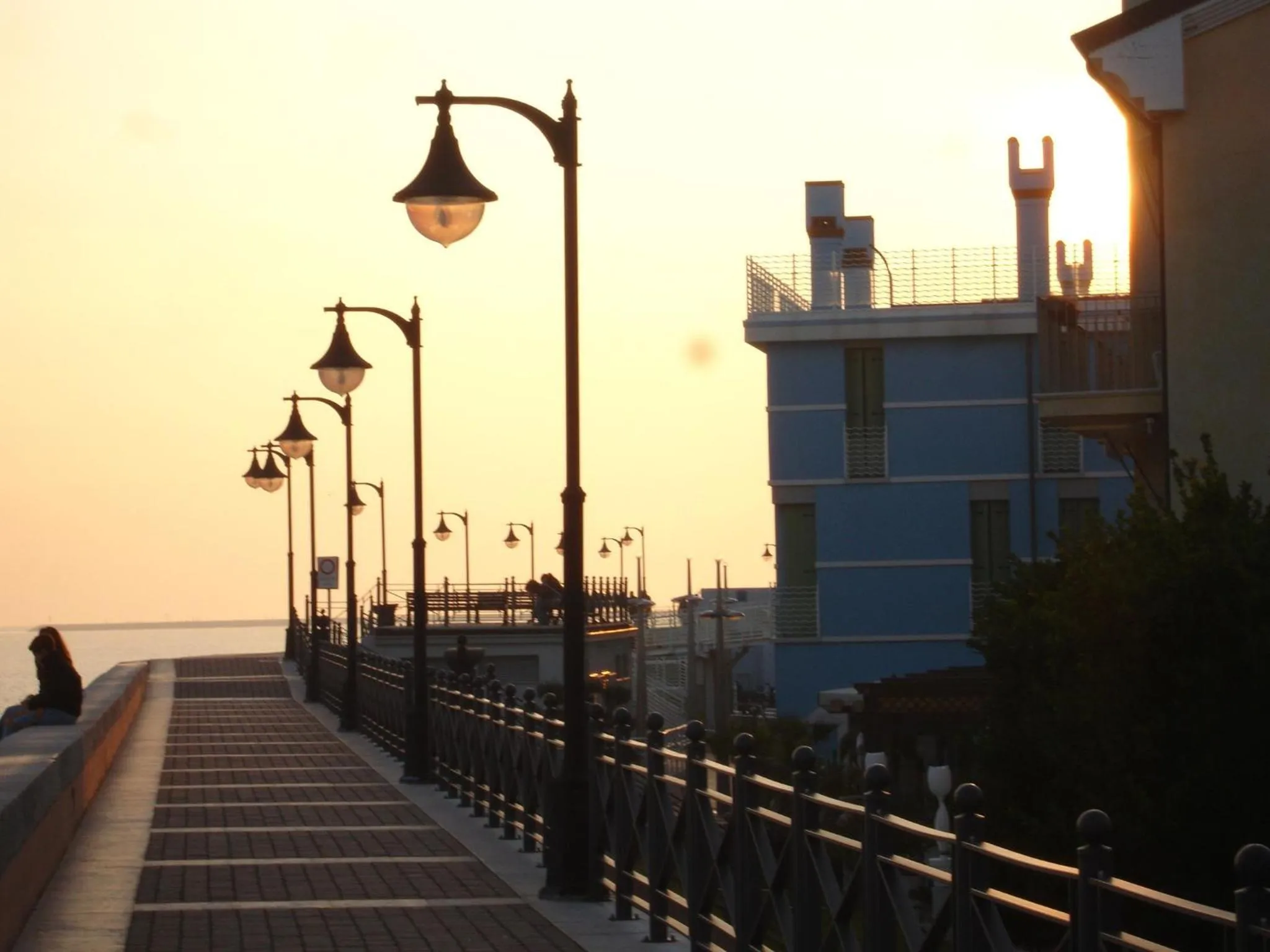 Neighbourhood in Spacious apartment near the beach