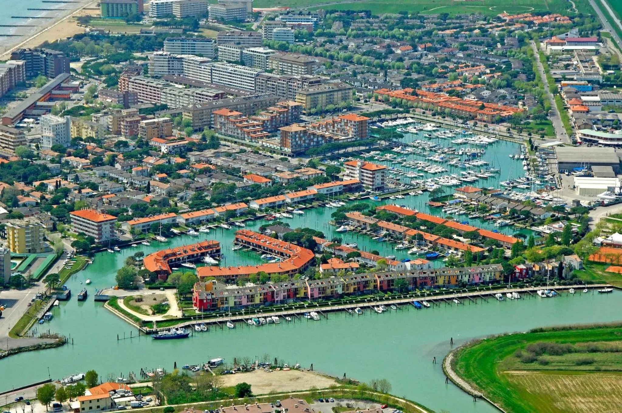 Vibrant apartment close to the beach - Beahost