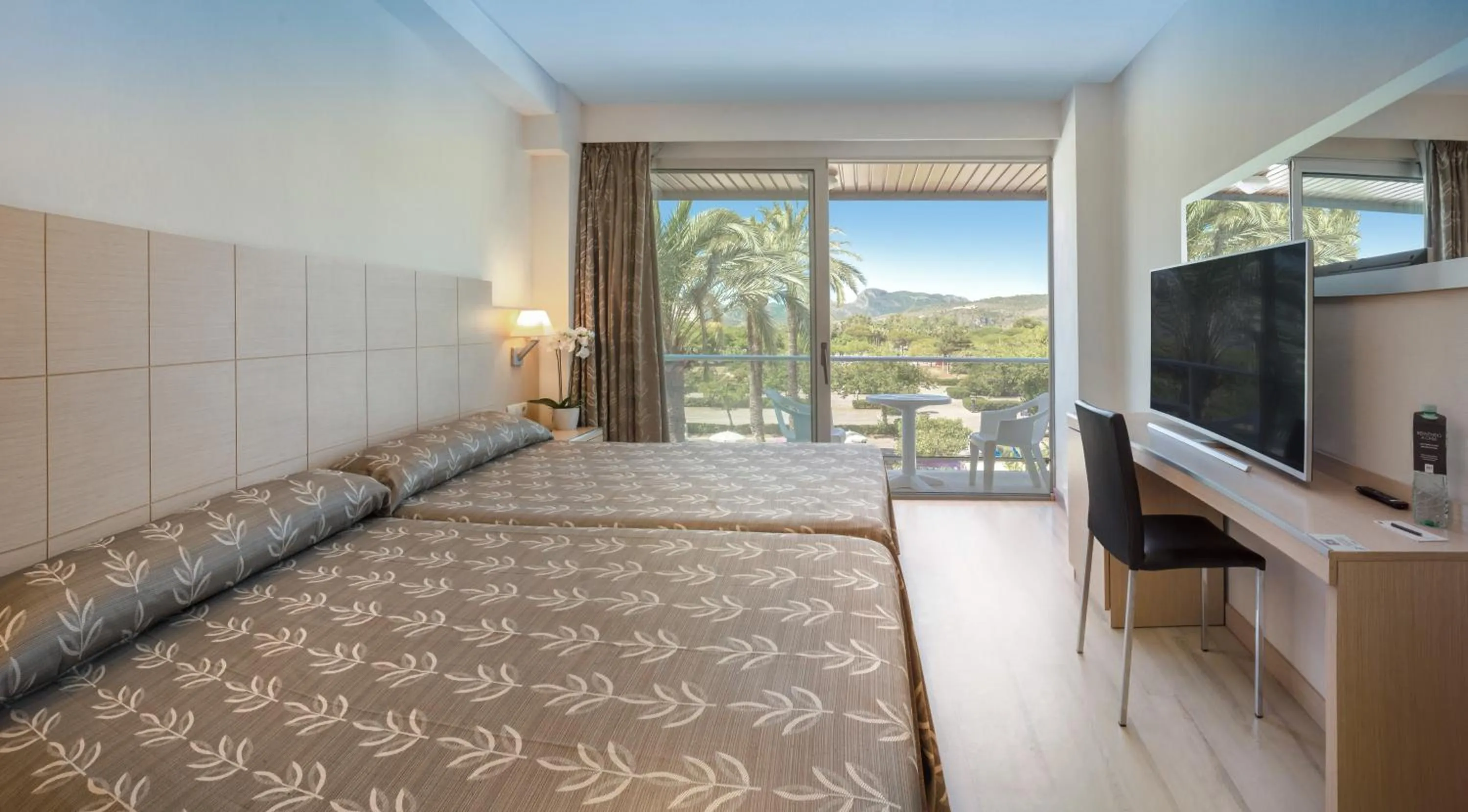 Photo of the whole room, Bed in Hotel RH Bayren Parc