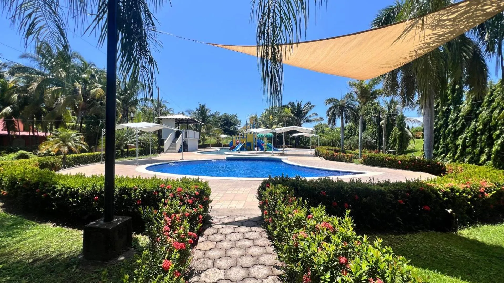 Swimming pool in Quinta Luna Mar, Residencial Las Veraneras