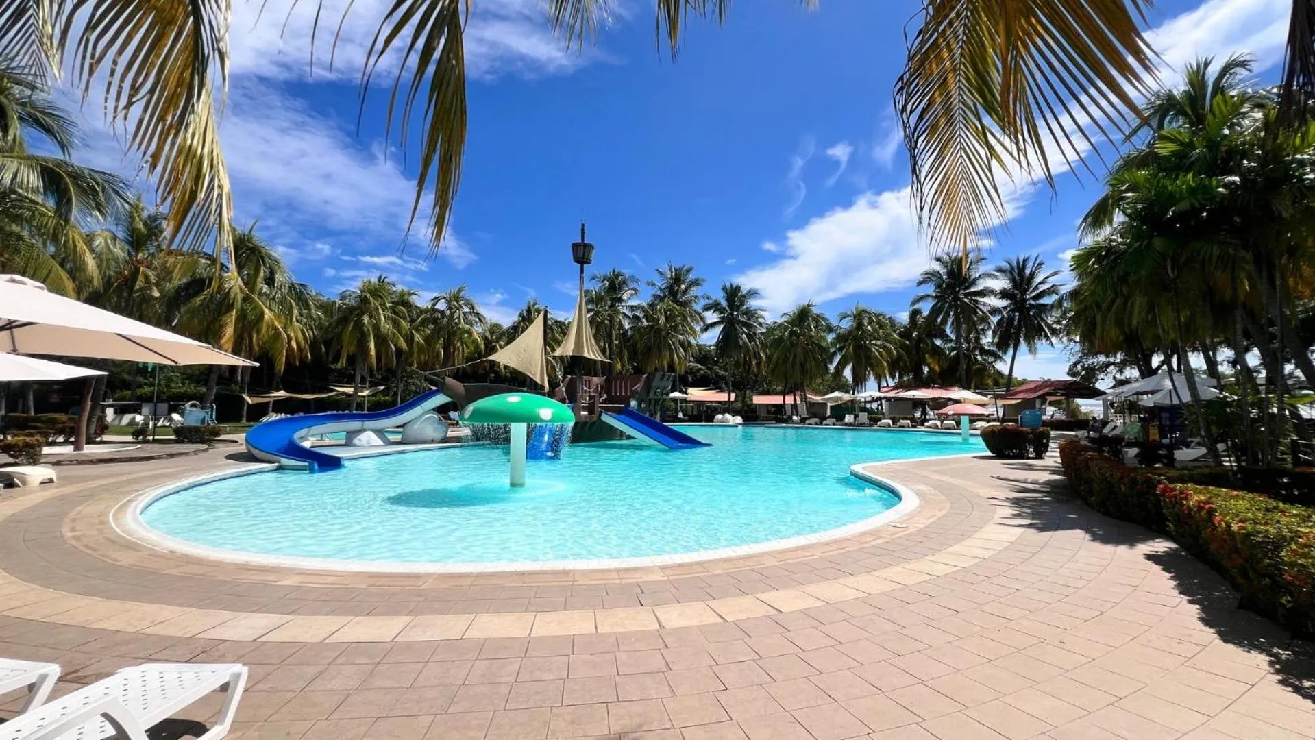 Swimming pool in Quinta Luna Mar, Residencial Las Veraneras