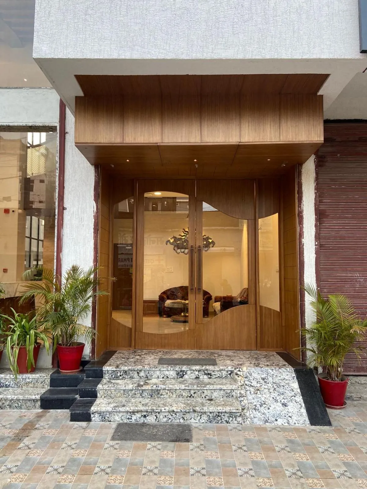 Facade/entrance in Hotel Mumbai House Express Udaipur