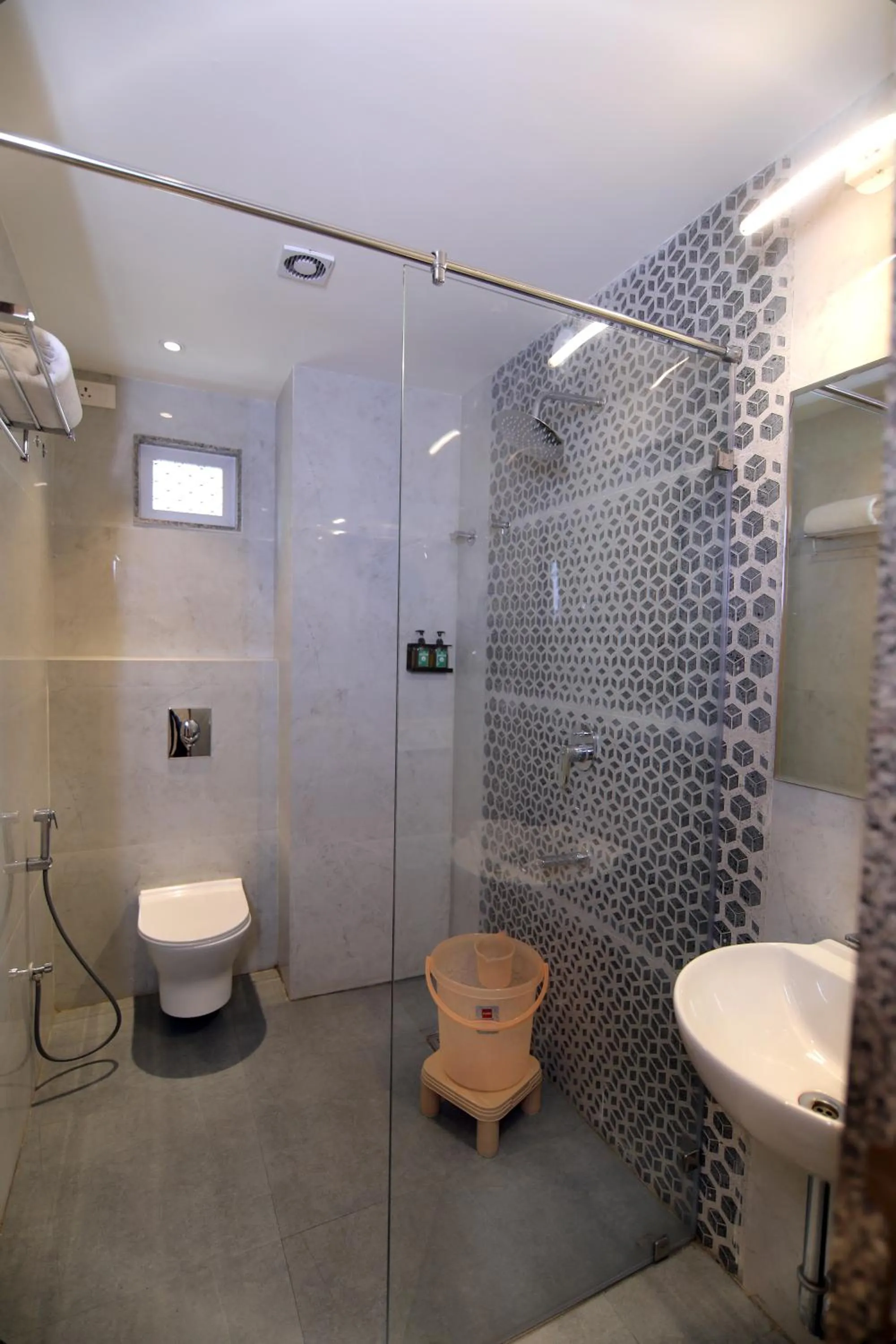 Bathroom in Hotel Mumbai House Express Udaipur