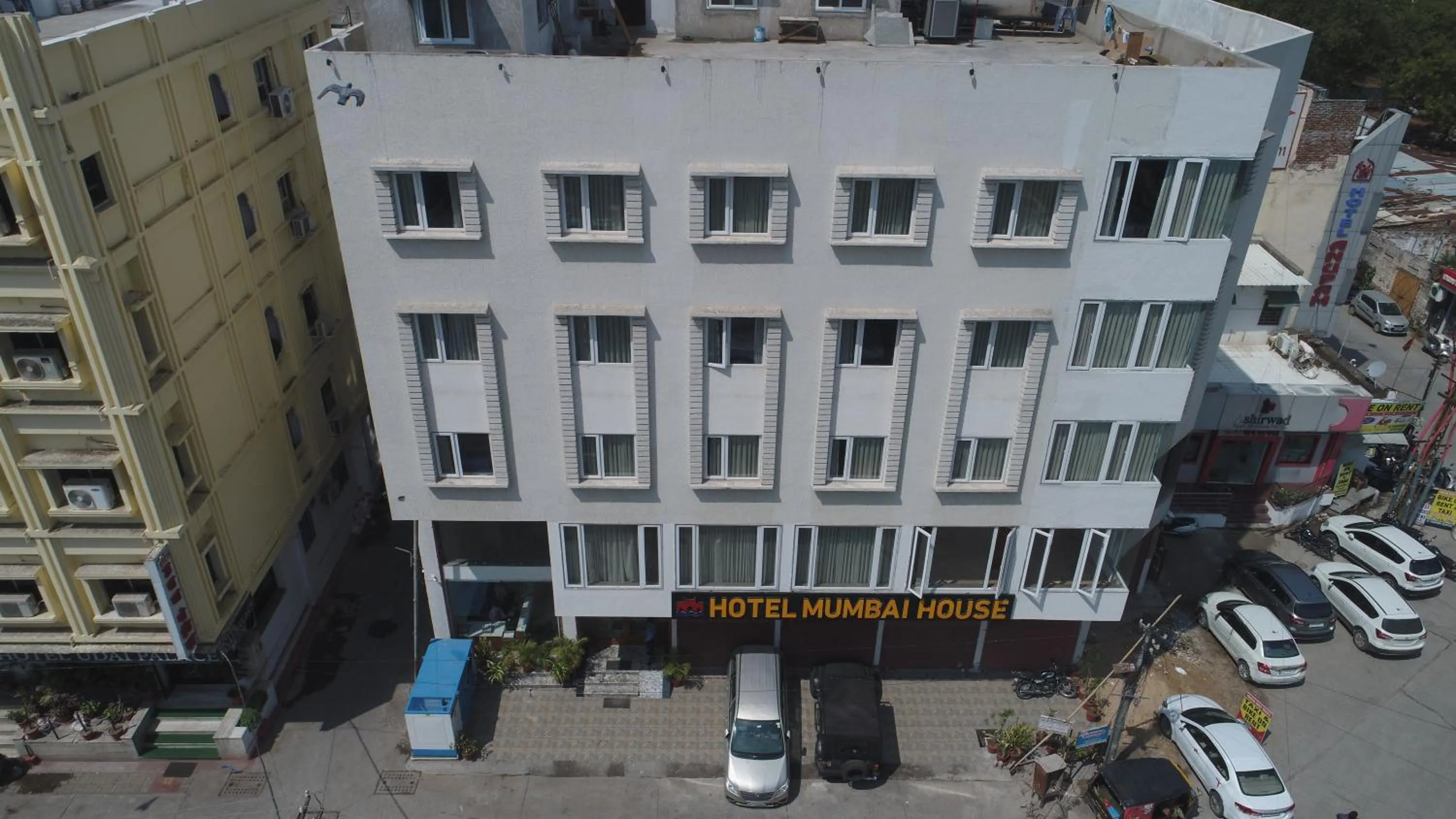 Property building in Hotel Mumbai House Express Udaipur