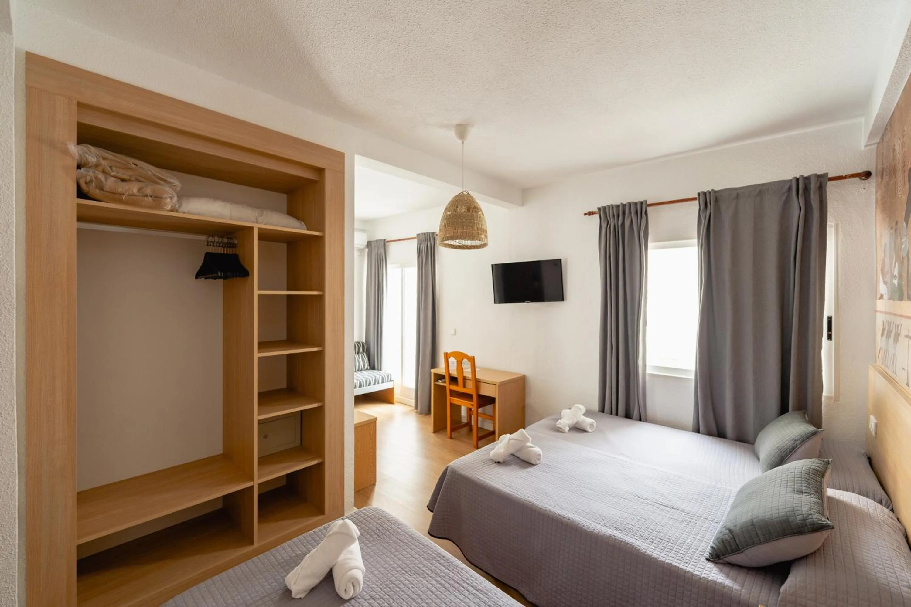 Bed in Hotel Internacional