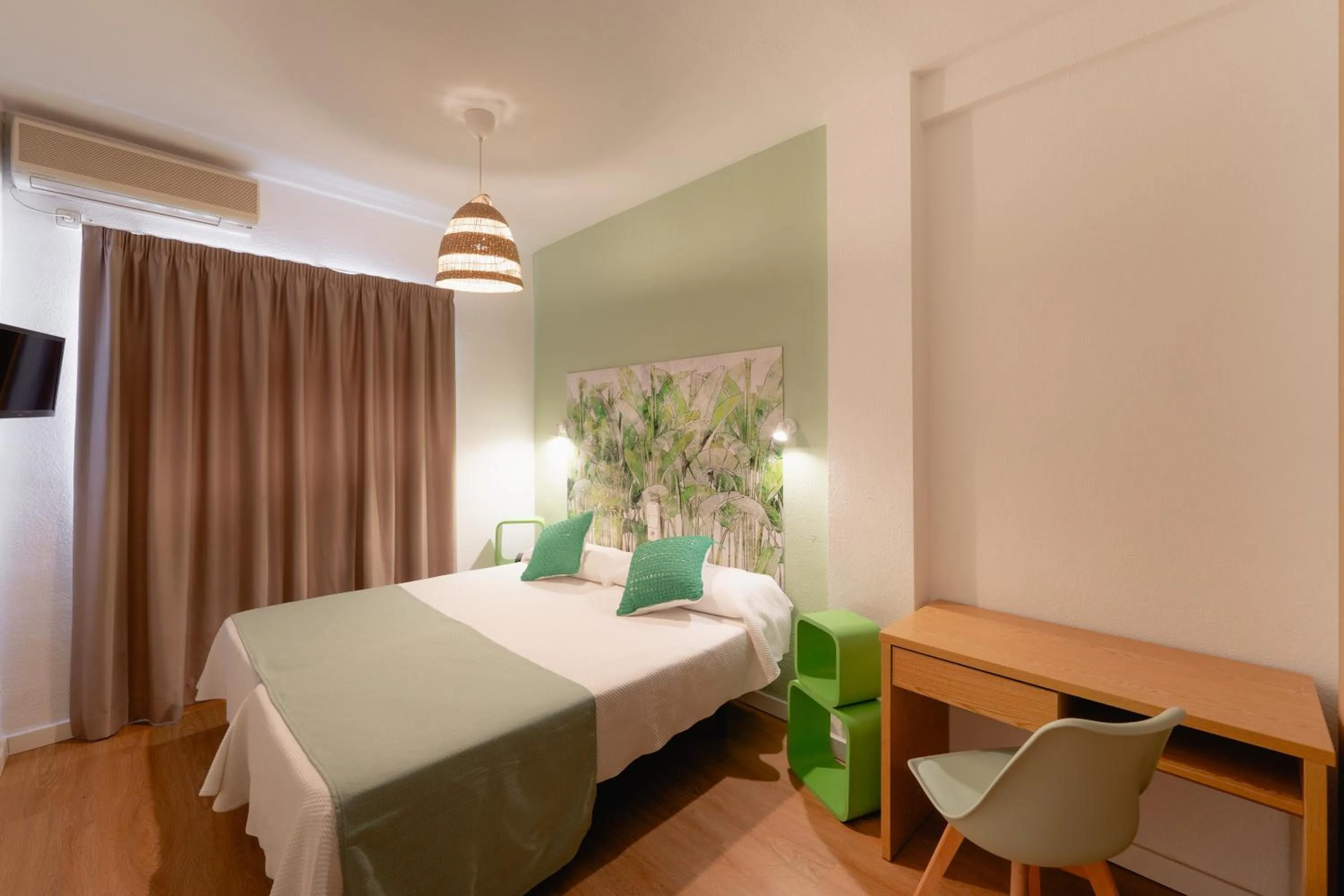 Bed in Hotel Internacional