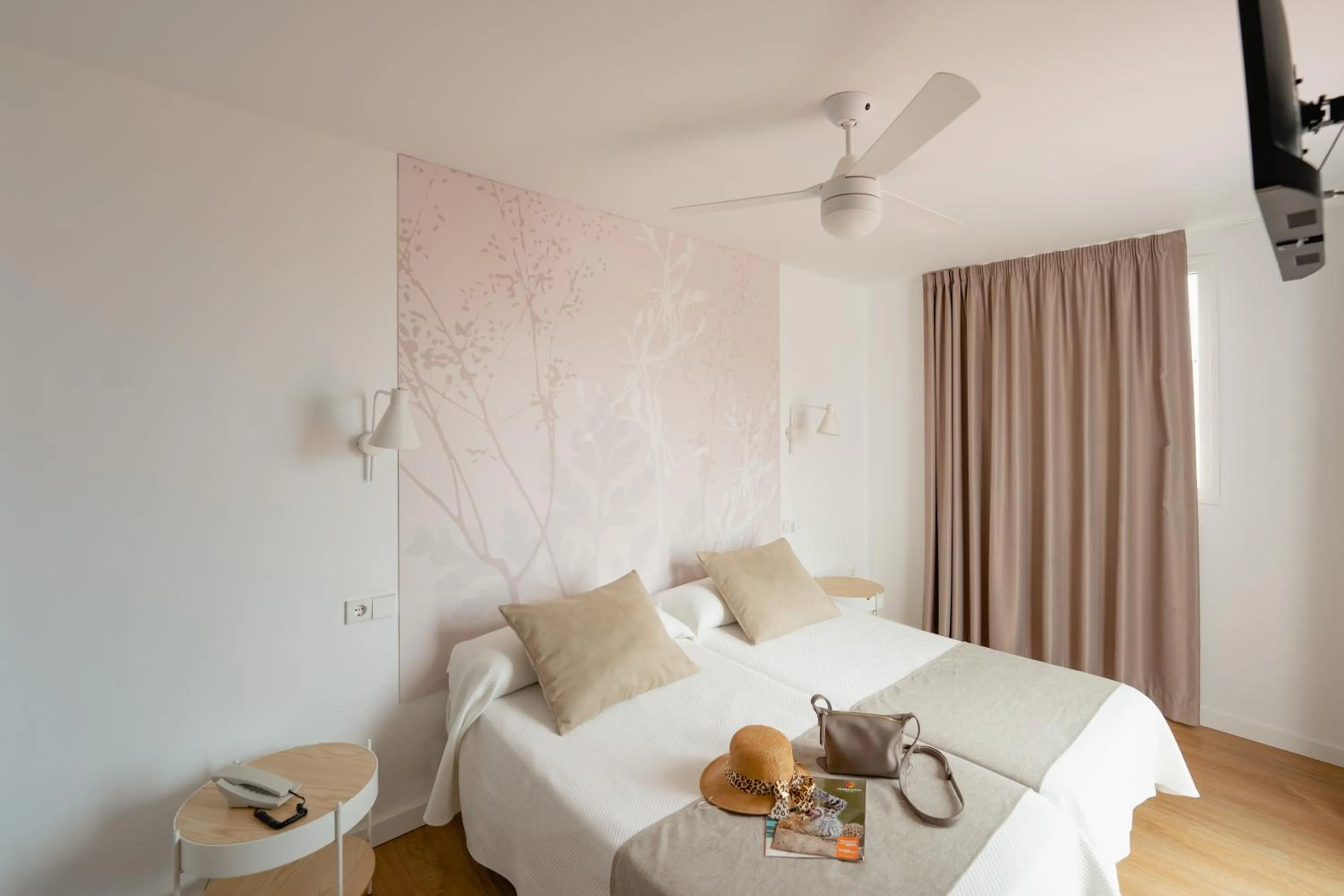 Bed in Hotel Internacional