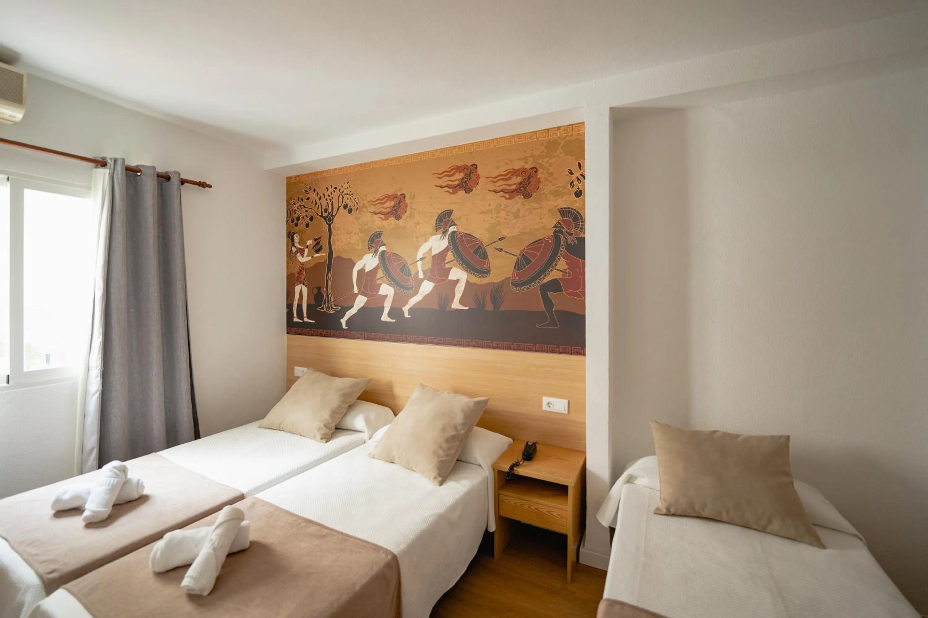 Patio, Bed in Hotel Internacional