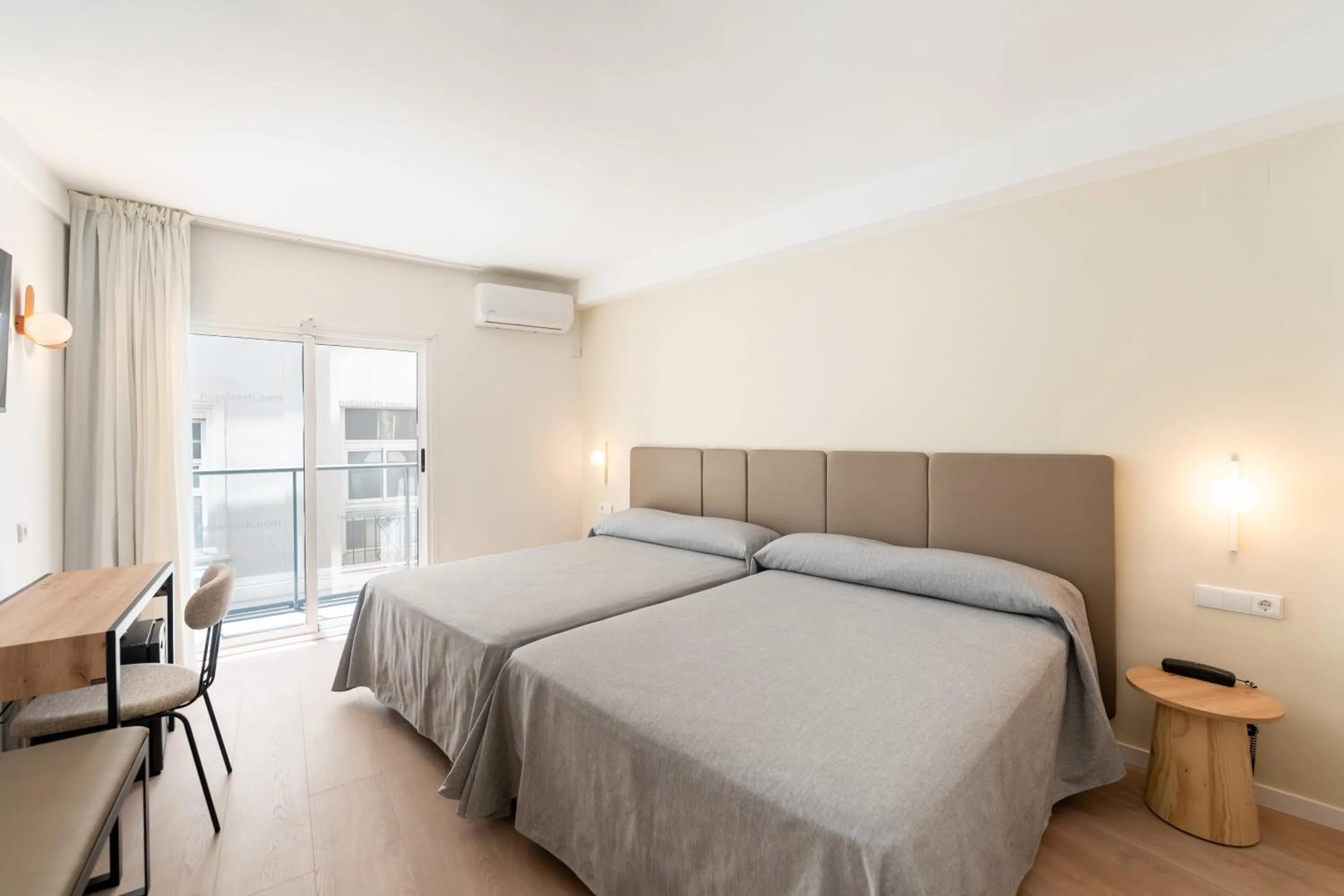 Bedroom, Bed in Hotel RH Sol