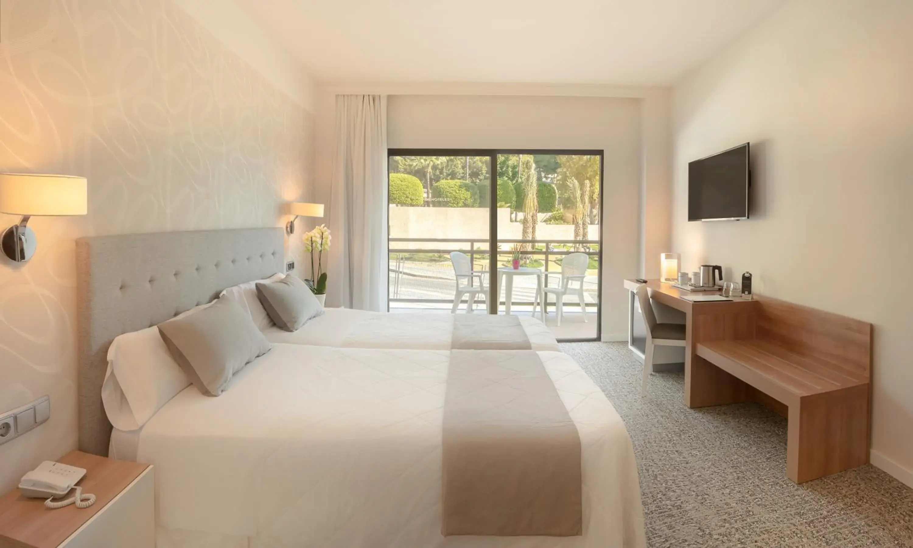 Standard Double Room with Terrace in Hotel RH Corona del Mar 4* Sup Standard Double Room with Terrace in Hotel RH Corona del Mar 4* Sup