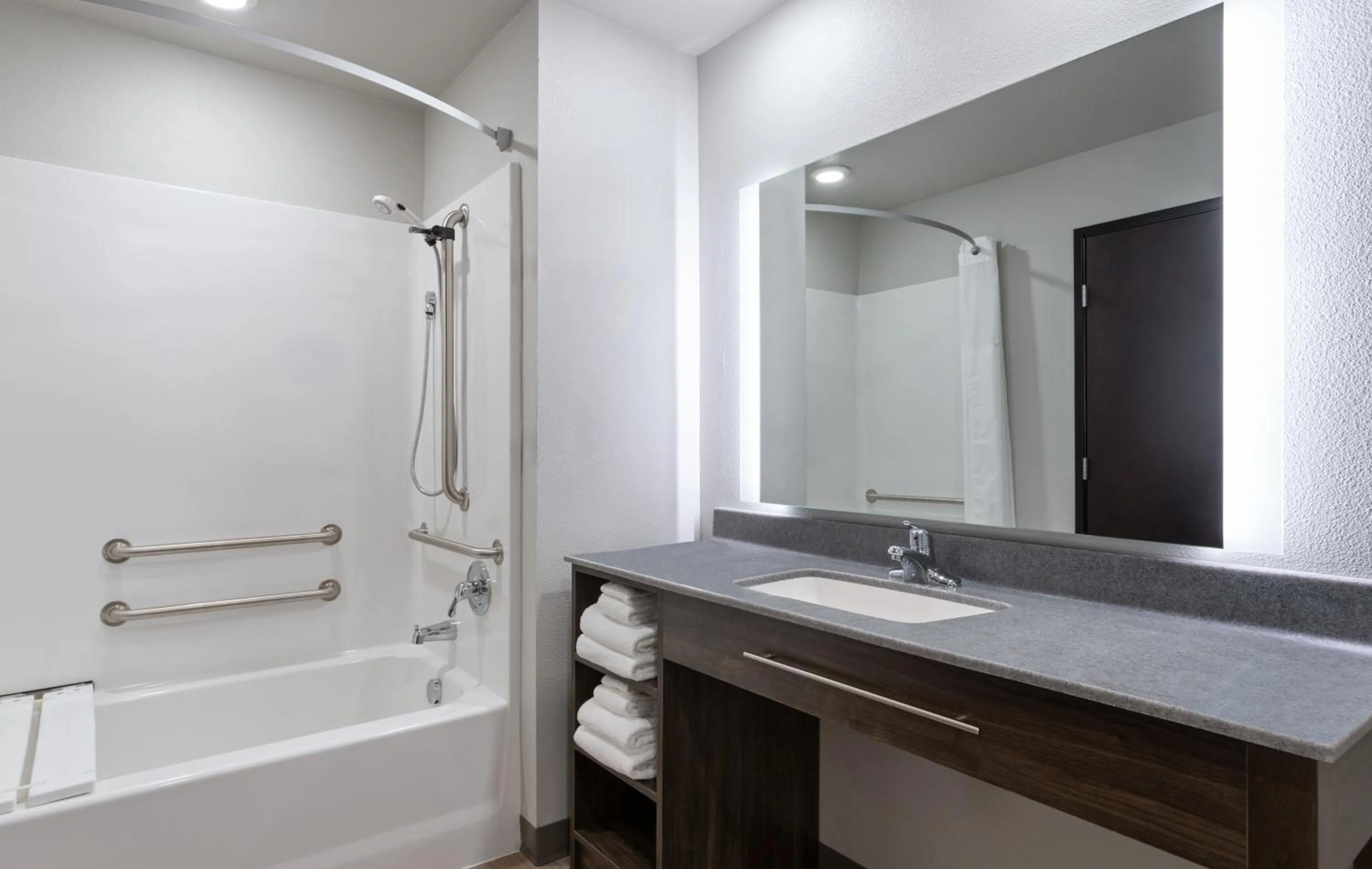 Shower in My Place Hotel-Jacksonville-Camp Lejeune, NC